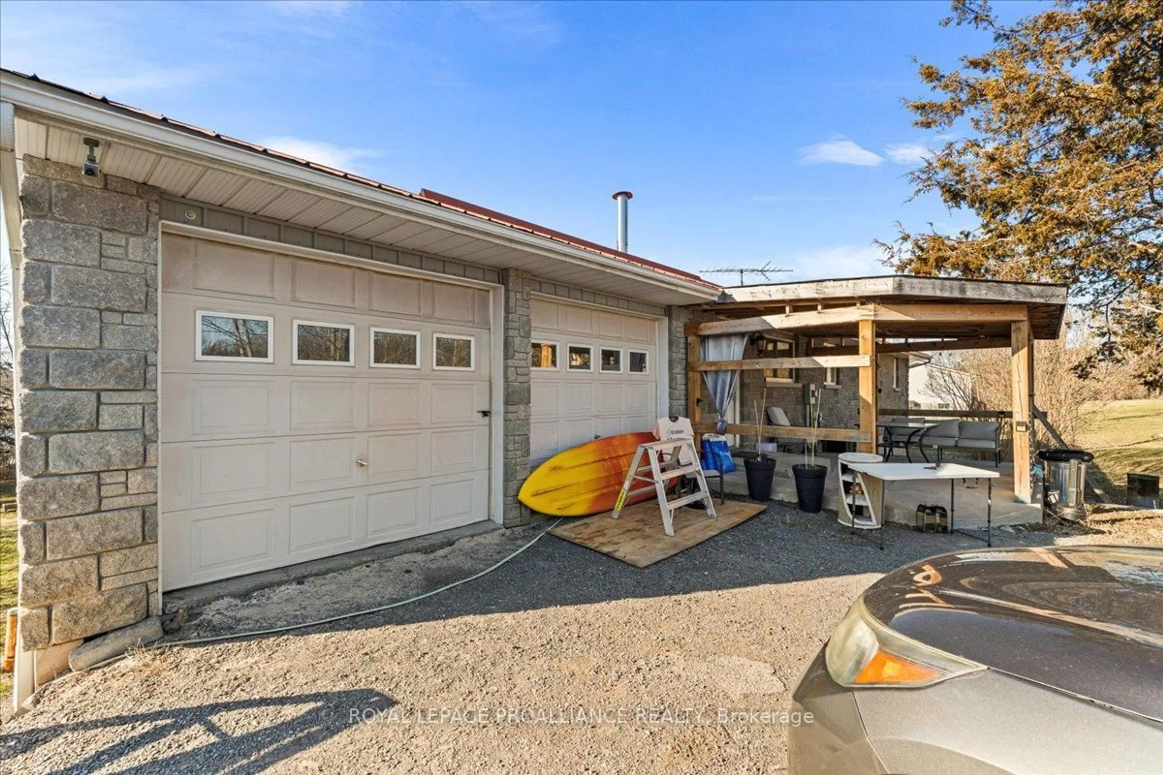 Indoor garage for 6301 Old Highway 2 N/A, Shannonville Ontario K0K 3A0