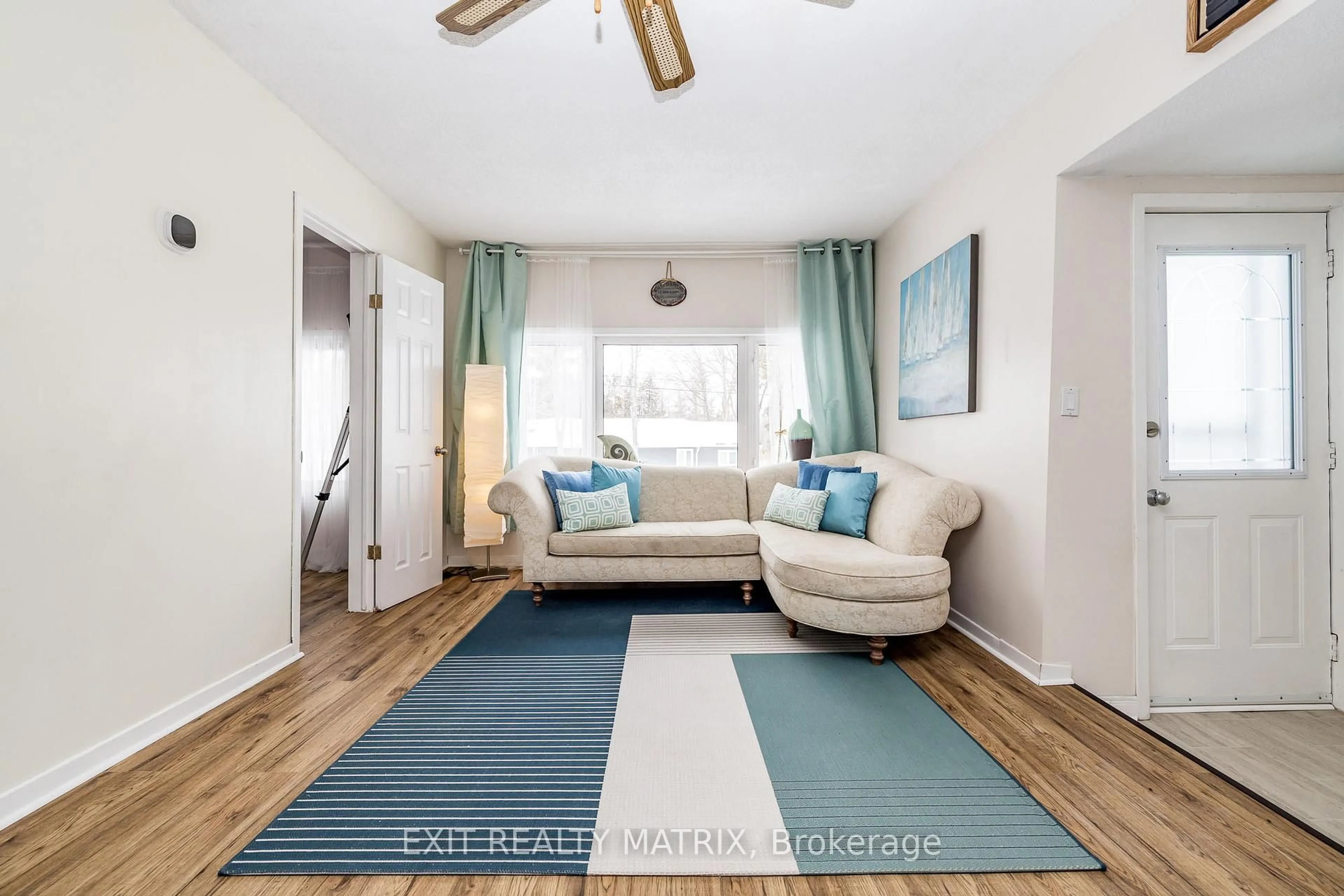 Living room with furniture, unknown for 160 Constance Lake Rd, Ottawa Ontario K2K 1X7