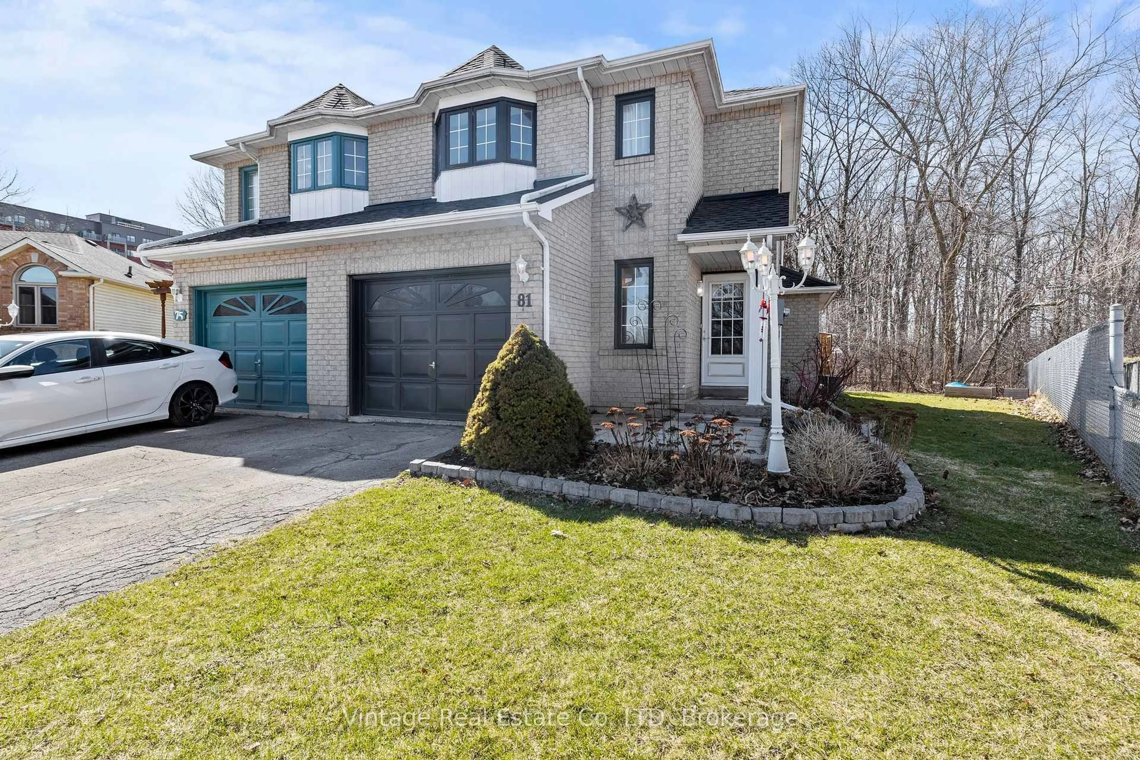 Home with brick exterior material, street for 81 Jefferson Crt, Welland Ontario L3C 7G5