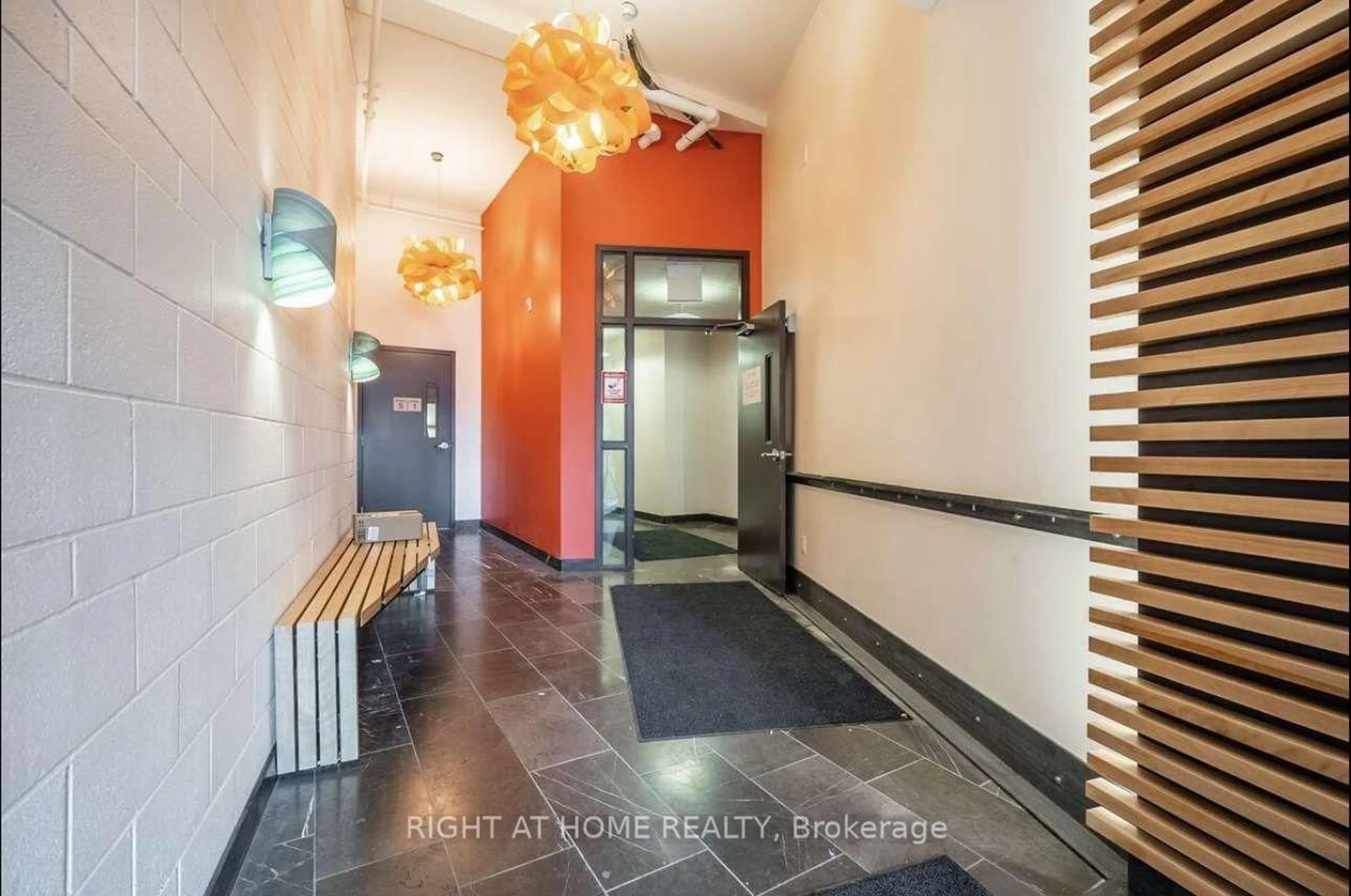 Indoor foyer for 121 King St #101, Hamilton Ontario L8N 1A9