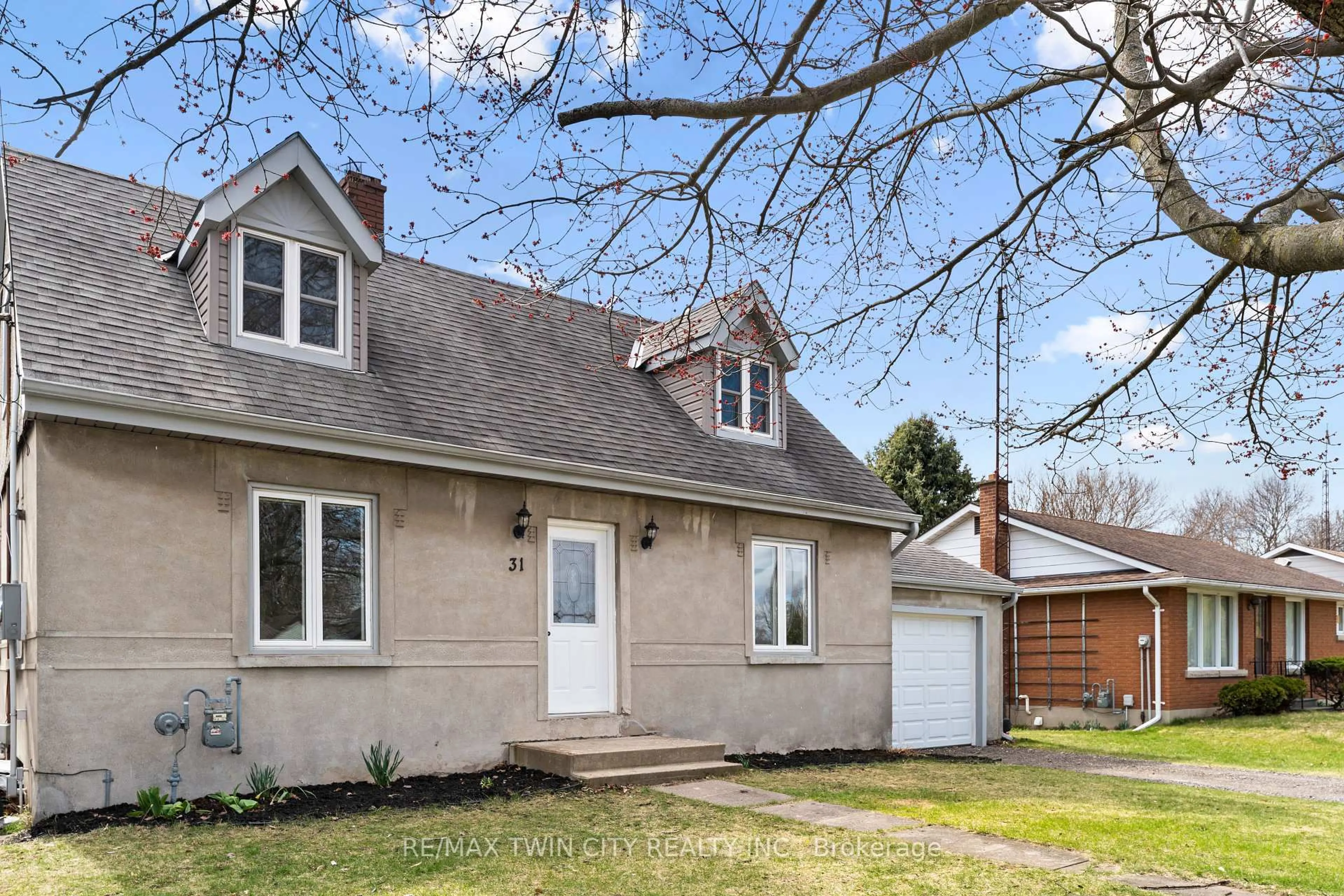 Unknown for 31 George St, Norfolk Ontario N0E 1G0