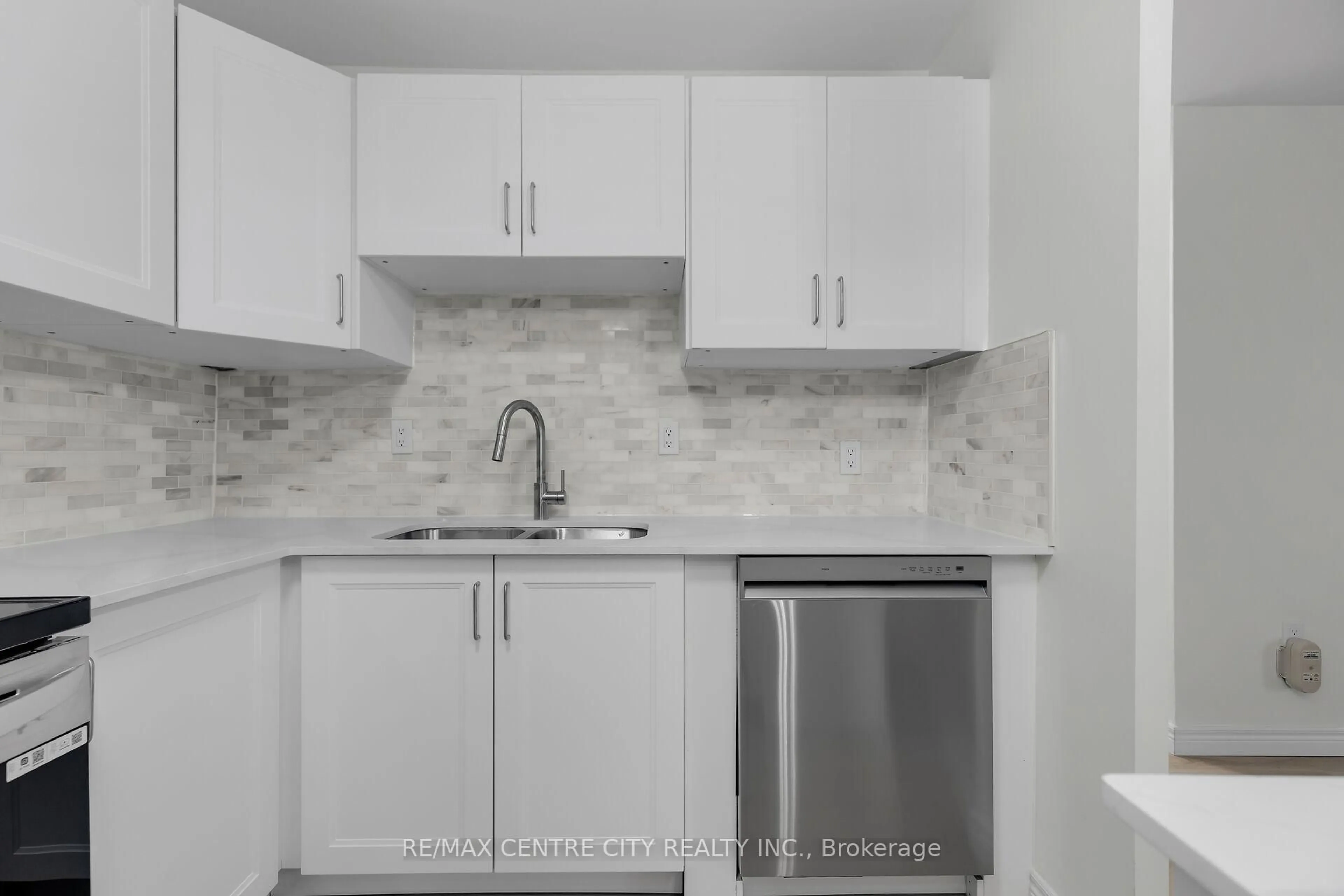 Standard kitchen, unknown for 583 Mornington Ave #1002, London East Ontario N5Y 3E9