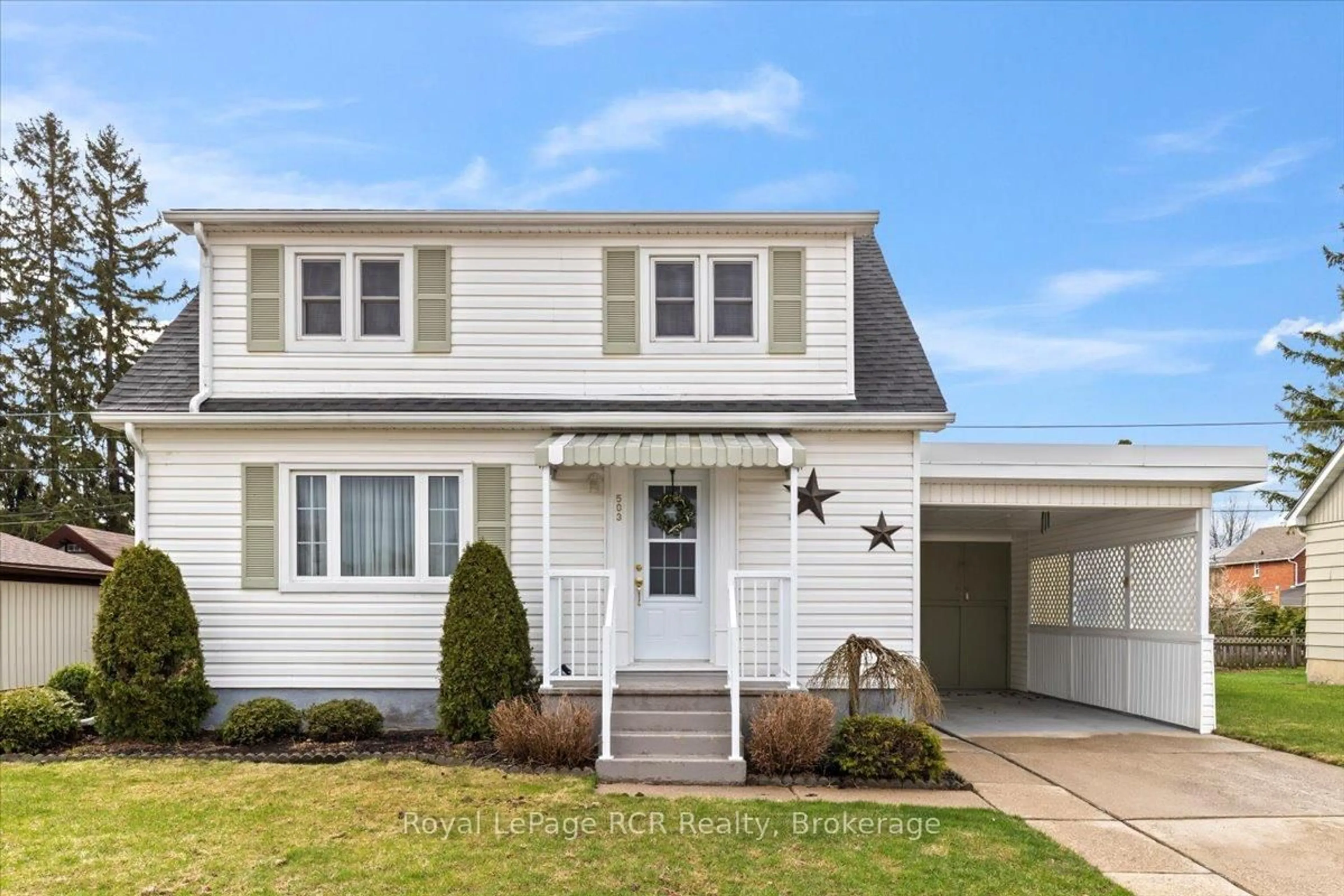 Home with vinyl exterior material, street for 503 13th St, Hanover Ontario N4N 1Y3