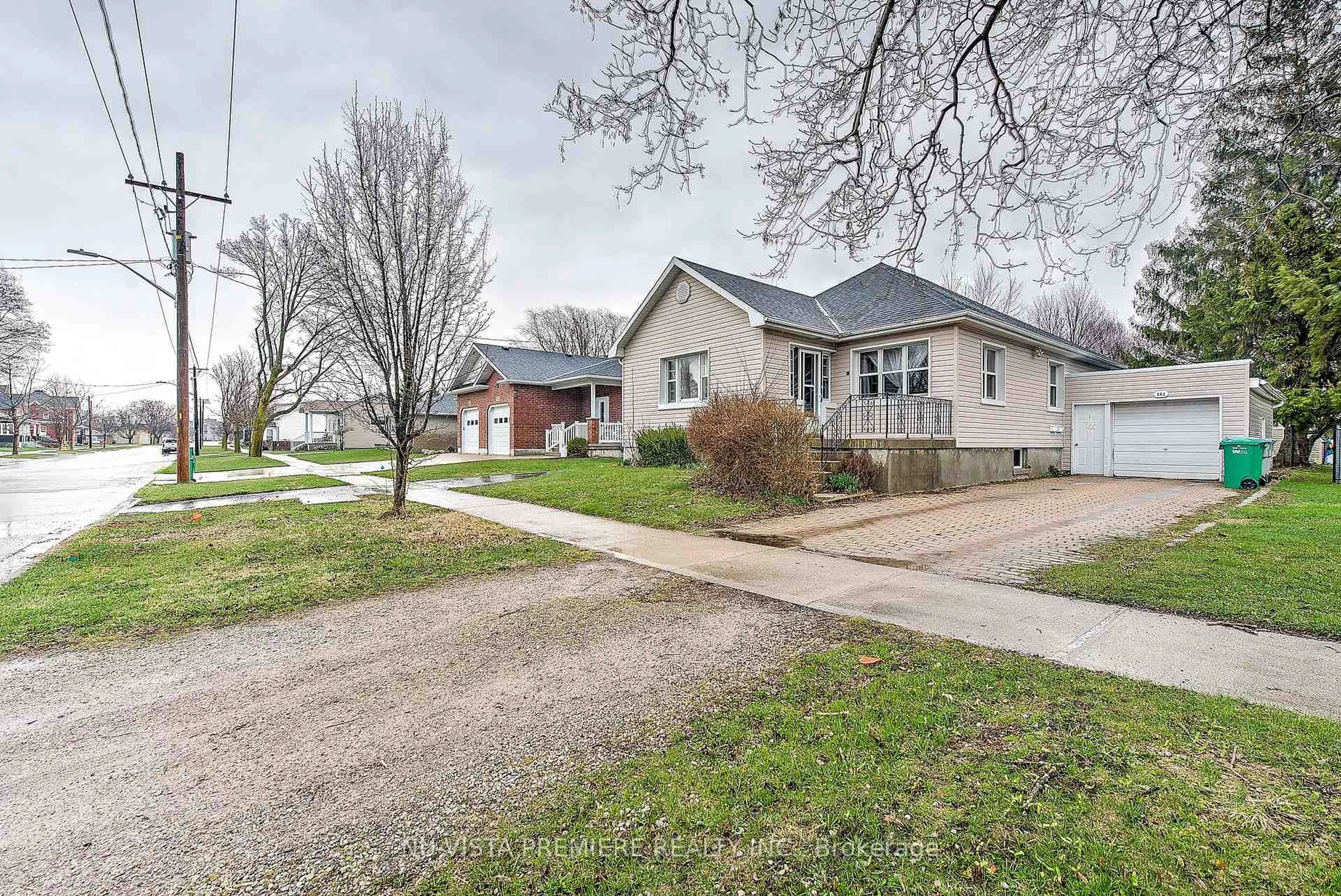 A pic from outside/outdoor area/front of a property/back of a property/a pic from drone, street for 161 South St, Goderich Ontario N7A 3L9