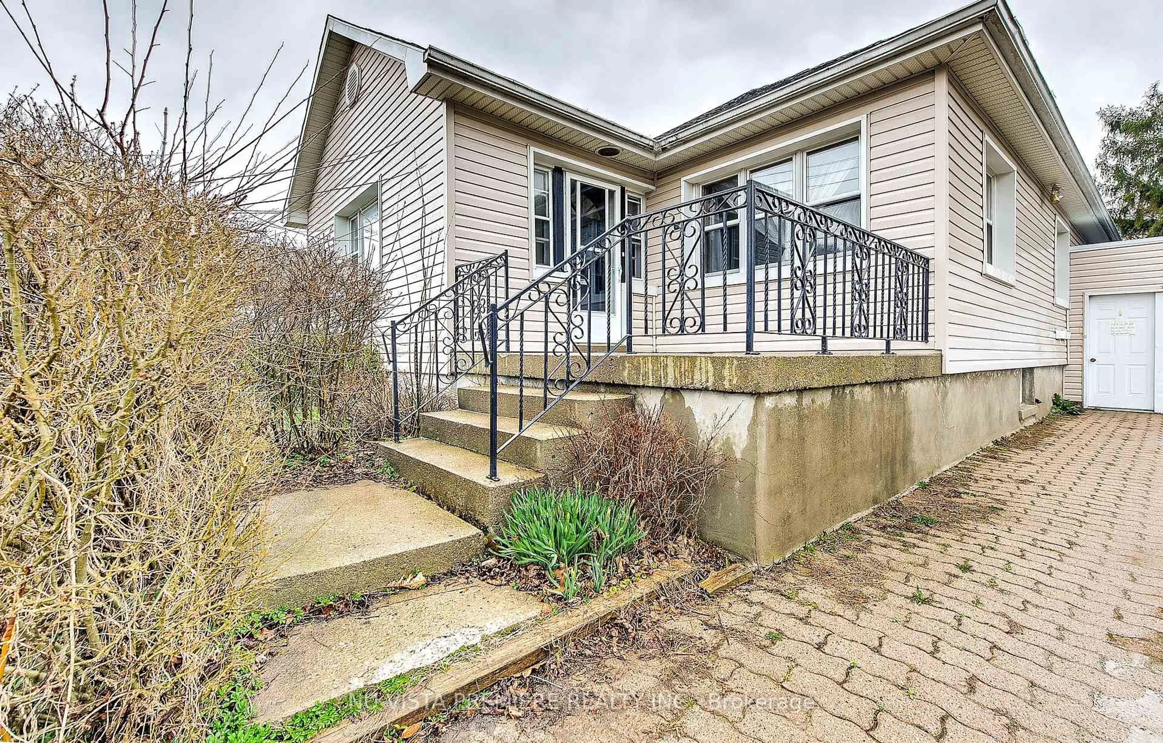 Unknown for 161 South St, Goderich Ontario N7A 3L9