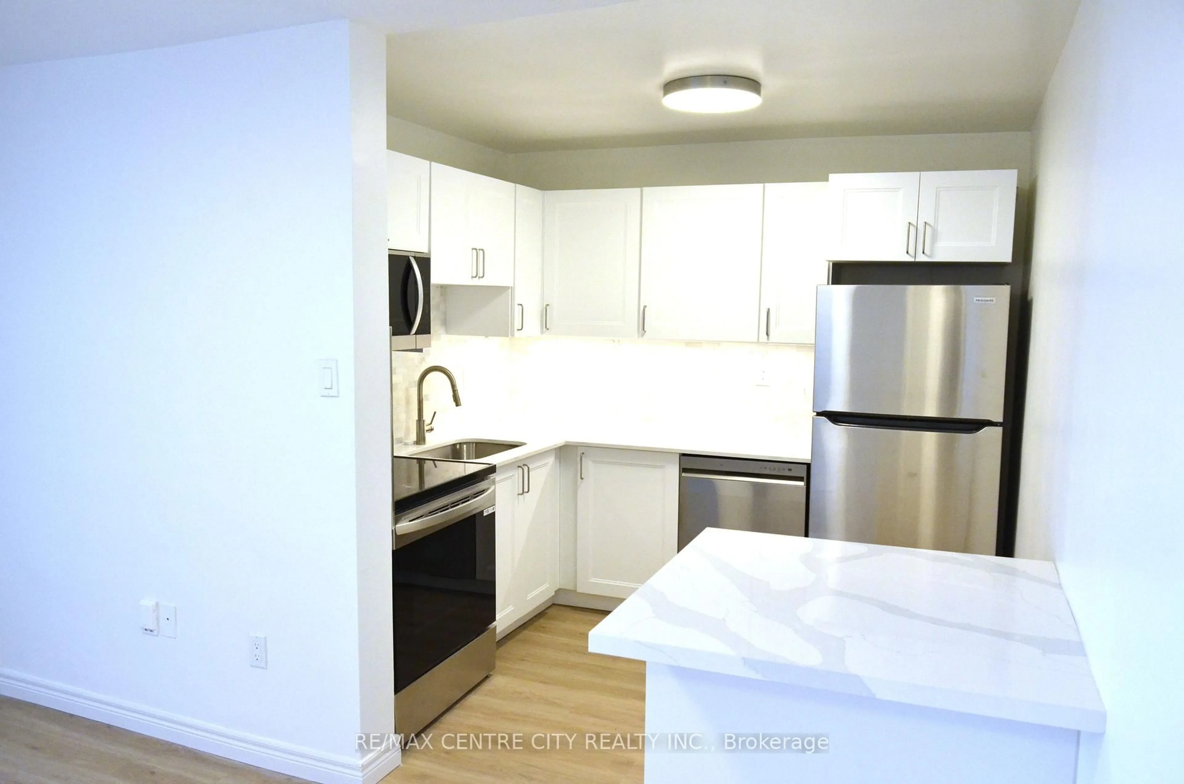 Standard kitchen, unknown for 573 Mornington Ave #512, London East Ontario N5Y 4T9