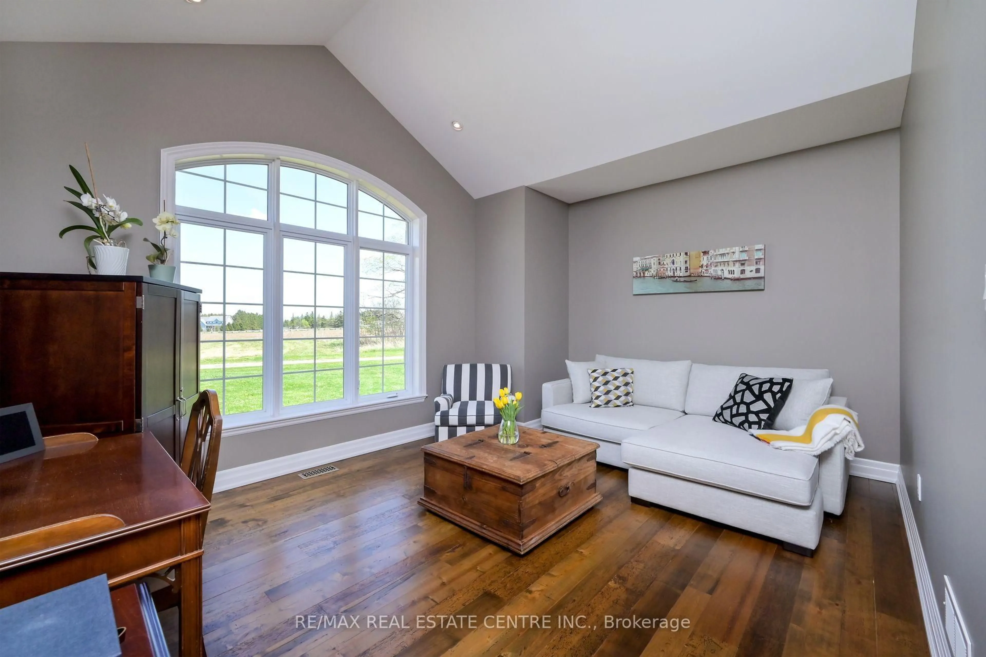Living room with furniture, unknown for 293138 8th Line, Amaranth Ontario L9W 0T6
