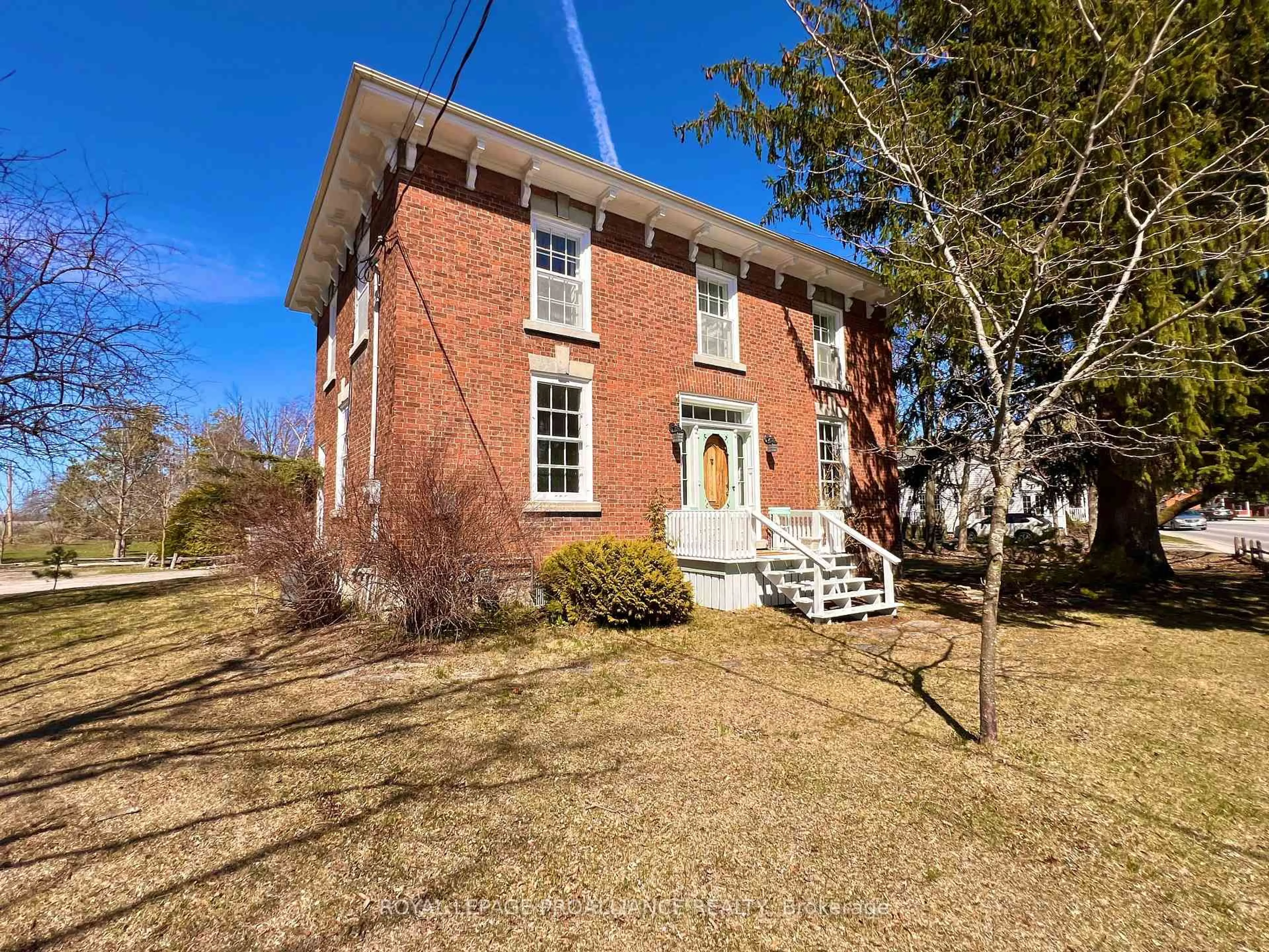 Home with brick exterior material, building for 374 Bloomfield Main St, Prince Edward County Ontario K0K 1G0