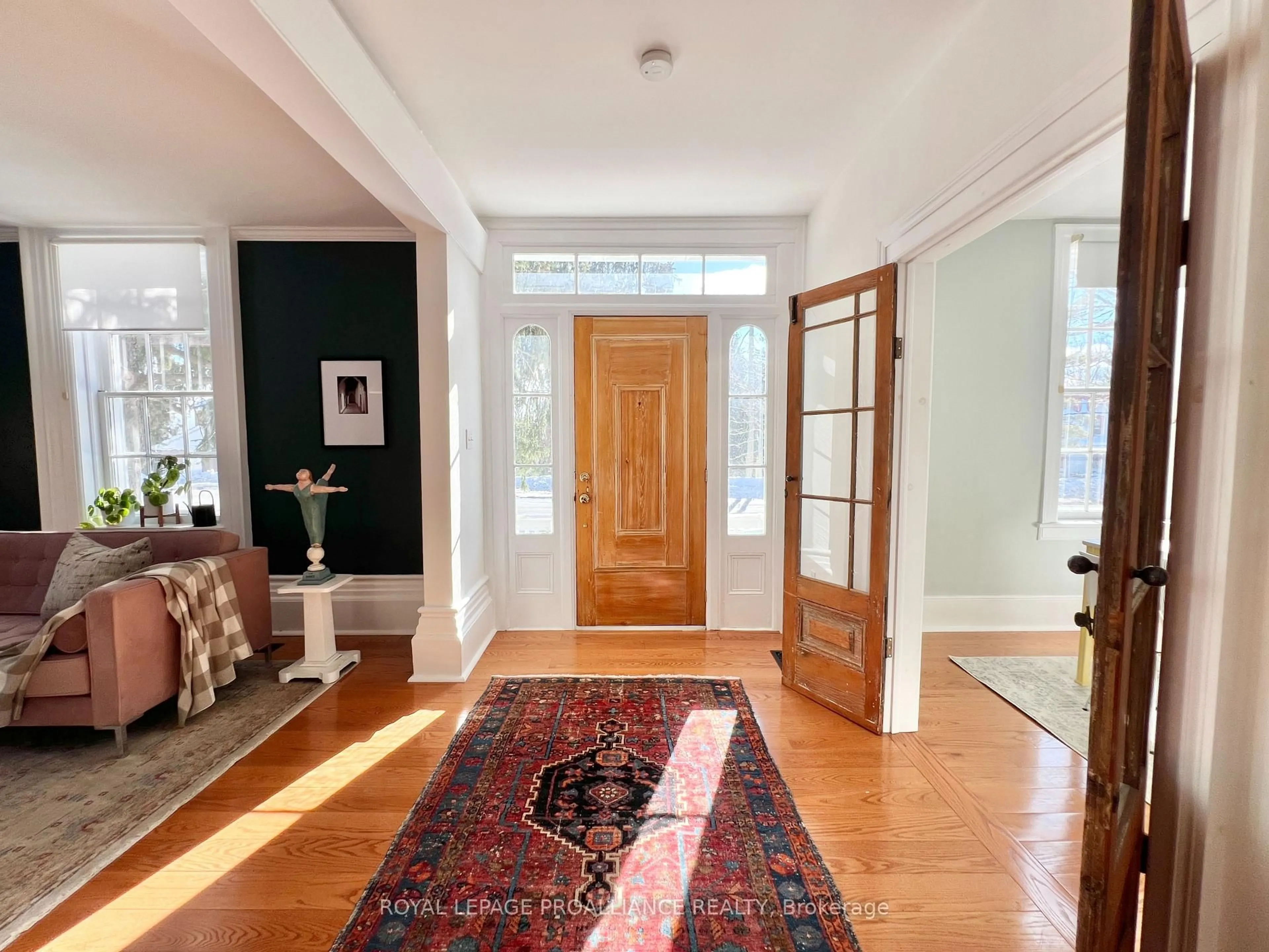 Indoor entryway for 374 Bloomfield Main St, Prince Edward County Ontario K0K 1G0