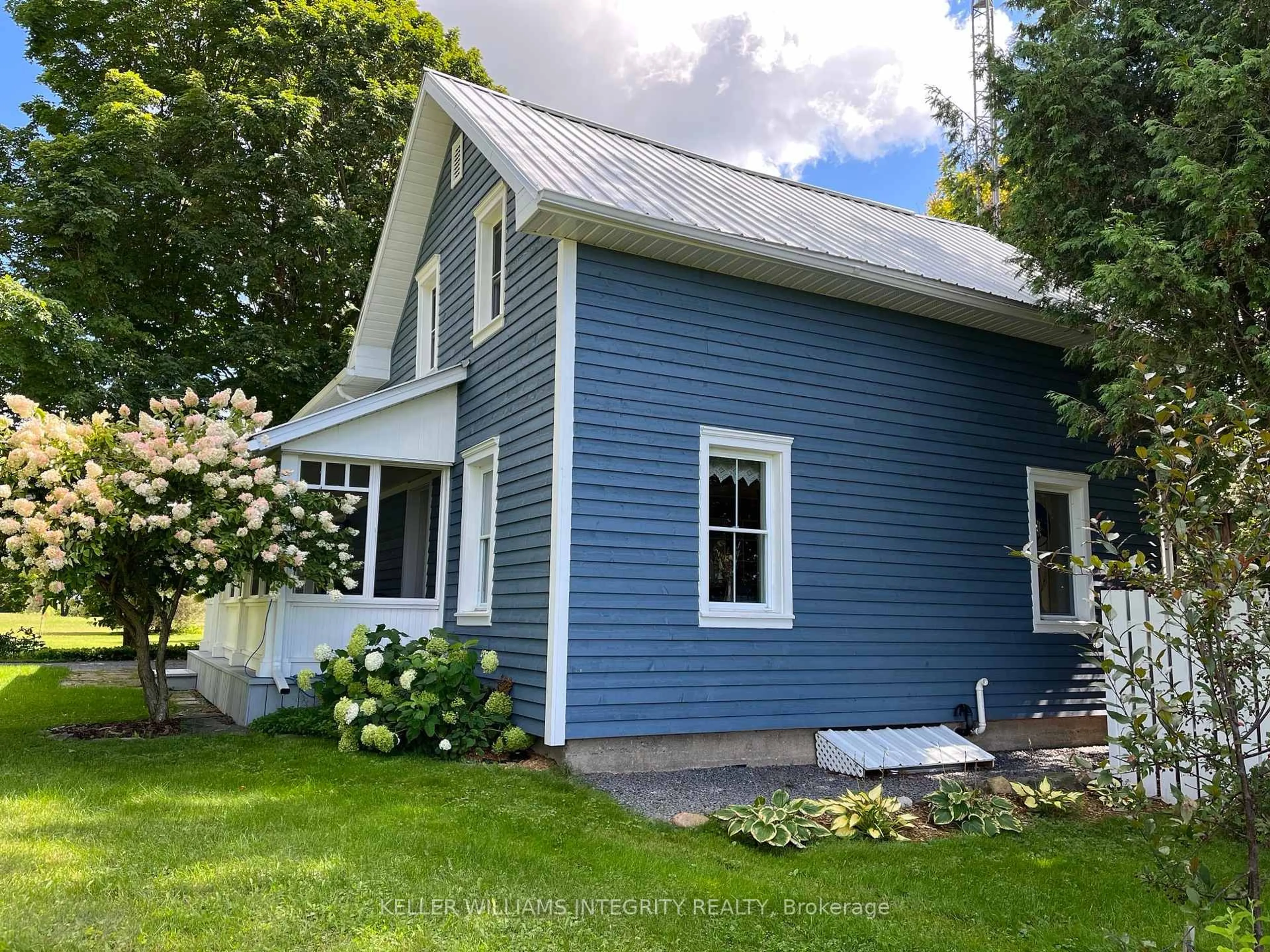 Home with vinyl exterior material, unknown for 1430 Pleasant Corner Rd, Champlain Ontario K0B 1R0