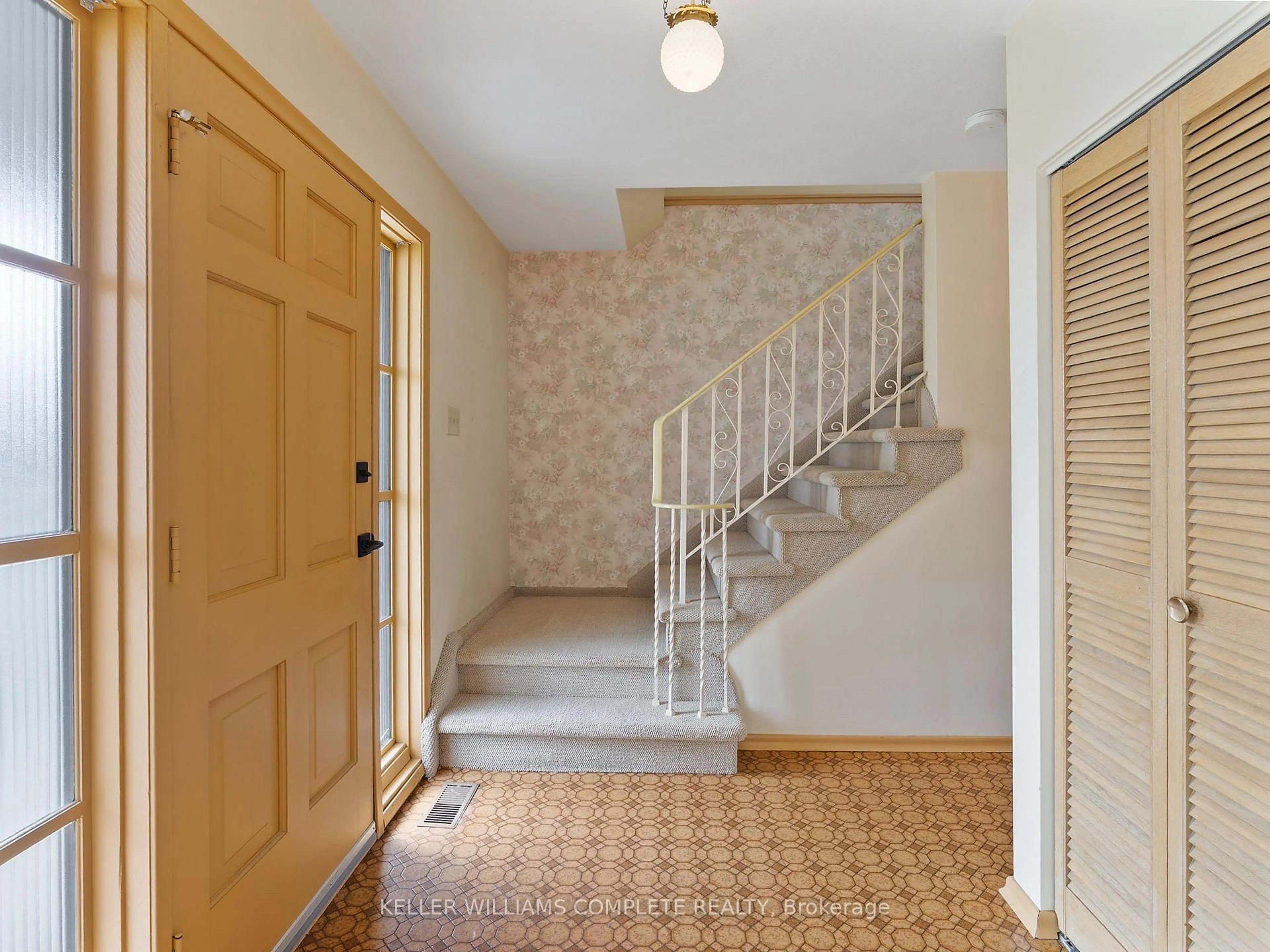 Unknown for 20 Ramsgate Dr, Hamilton Ontario L8G 3V5