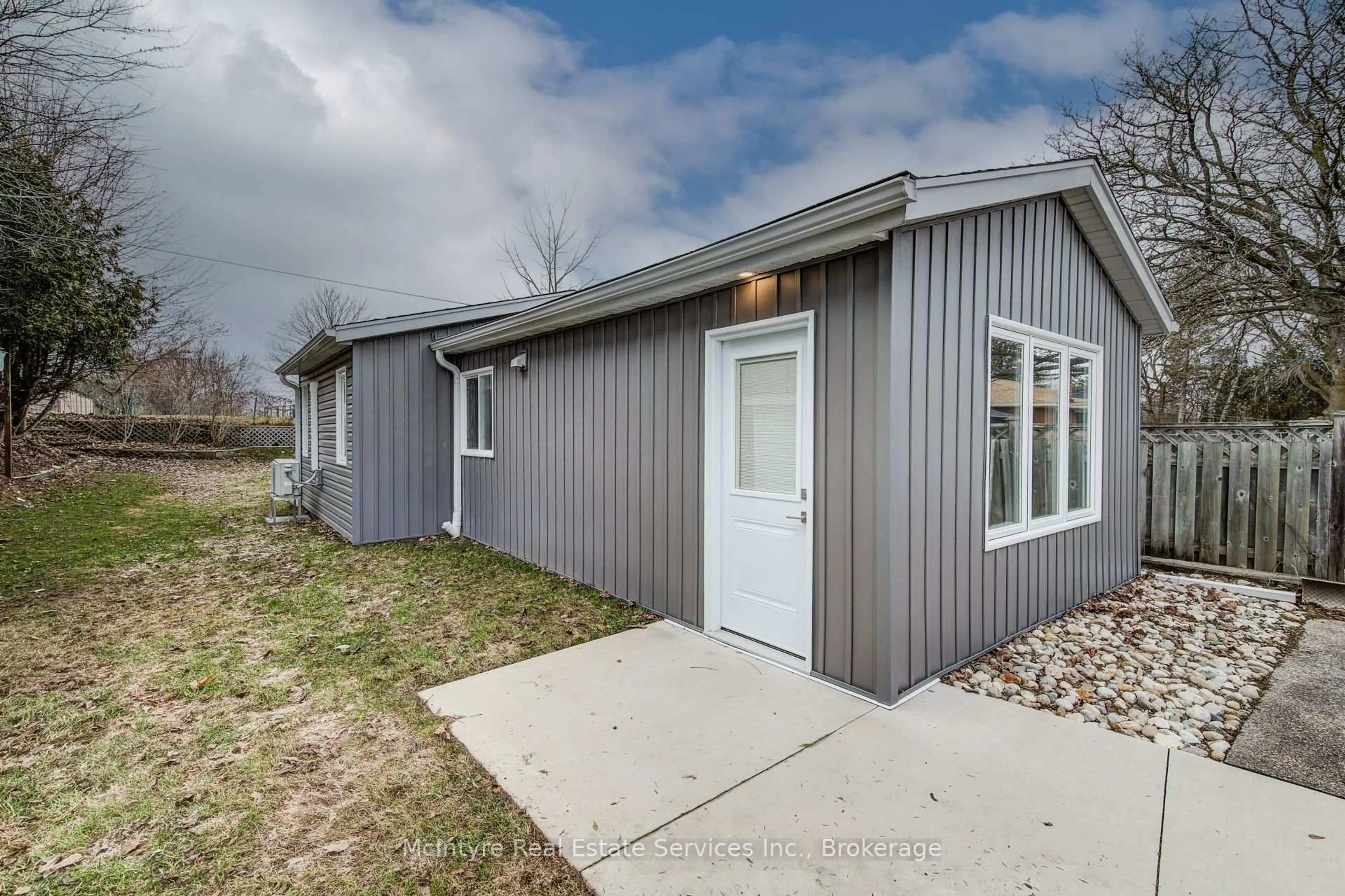 A pic from outside/outdoor area/front of a property/back of a property/a pic from drone, building for 444 Speedvale Ave, Guelph Ontario N1E 1P1