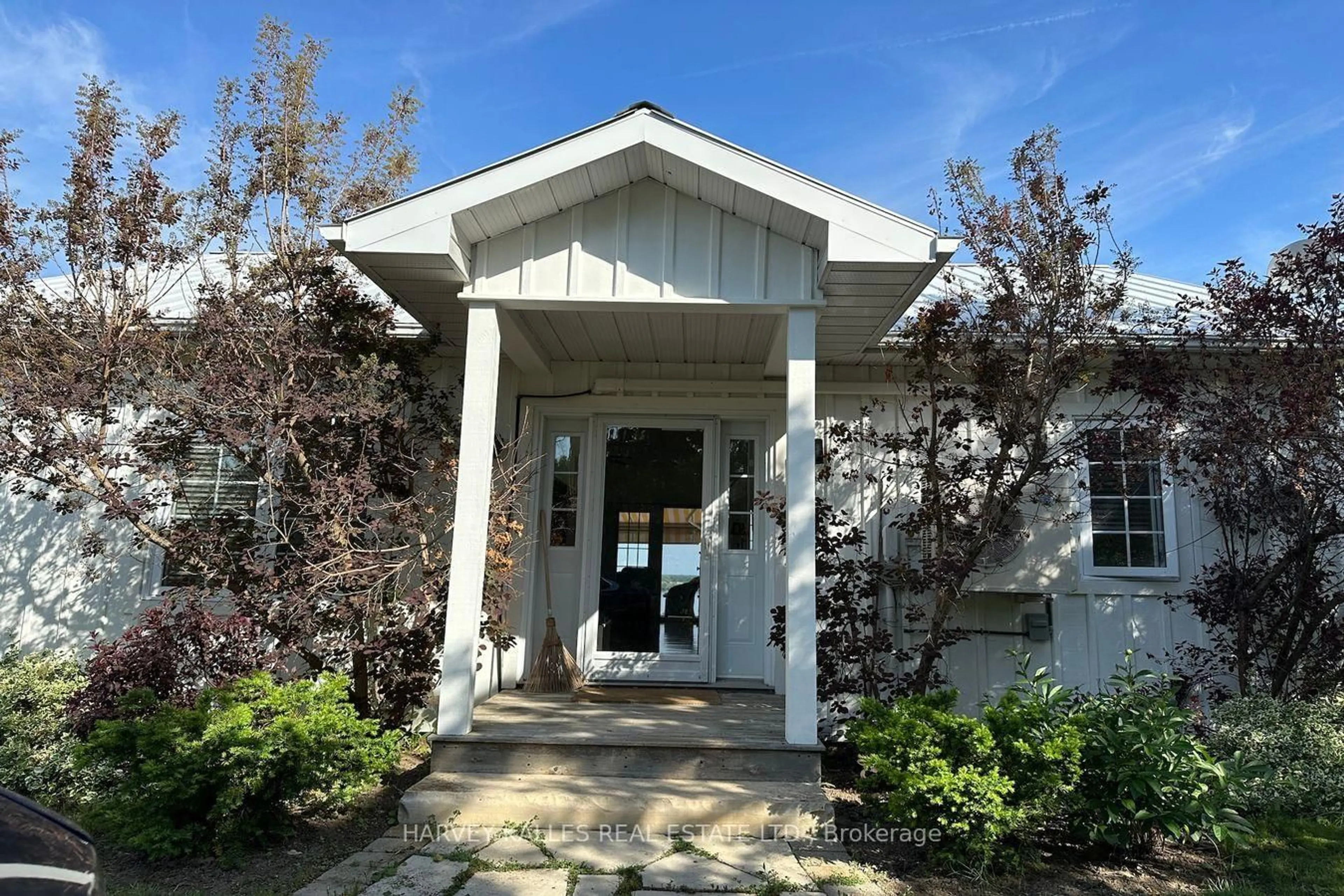 Indoor entryway for 2992 County Rd 7 Rd, Prince Edward County Ontario K0K 2T0