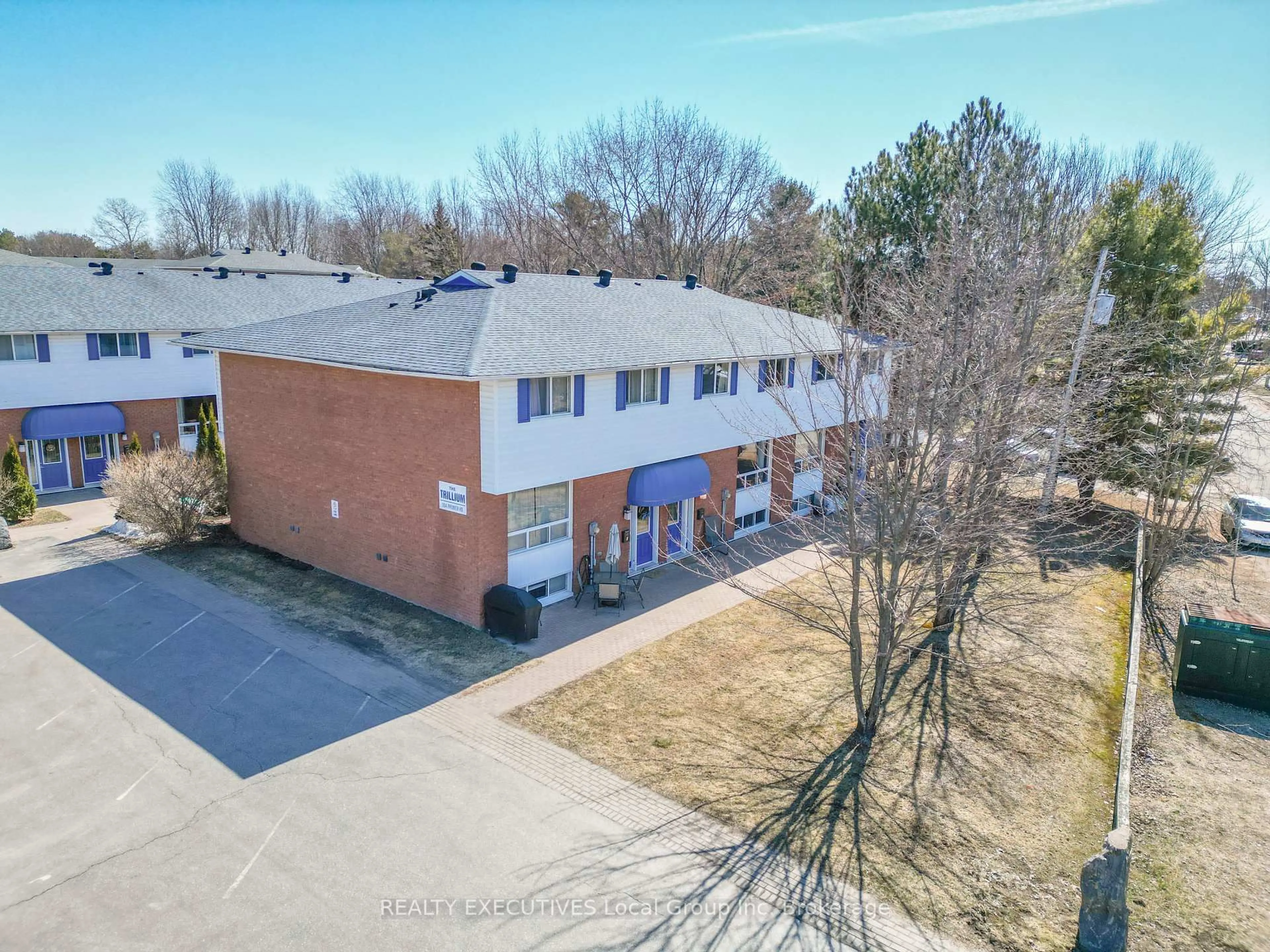 A pic from outside/outdoor area/front of a property/back of a property/a pic from drone, building for 904 Premier Rd #2, North Bay Ontario P1A 2H5