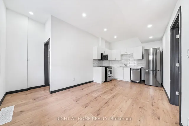 Additional image 40 of 32 Britannia Ave