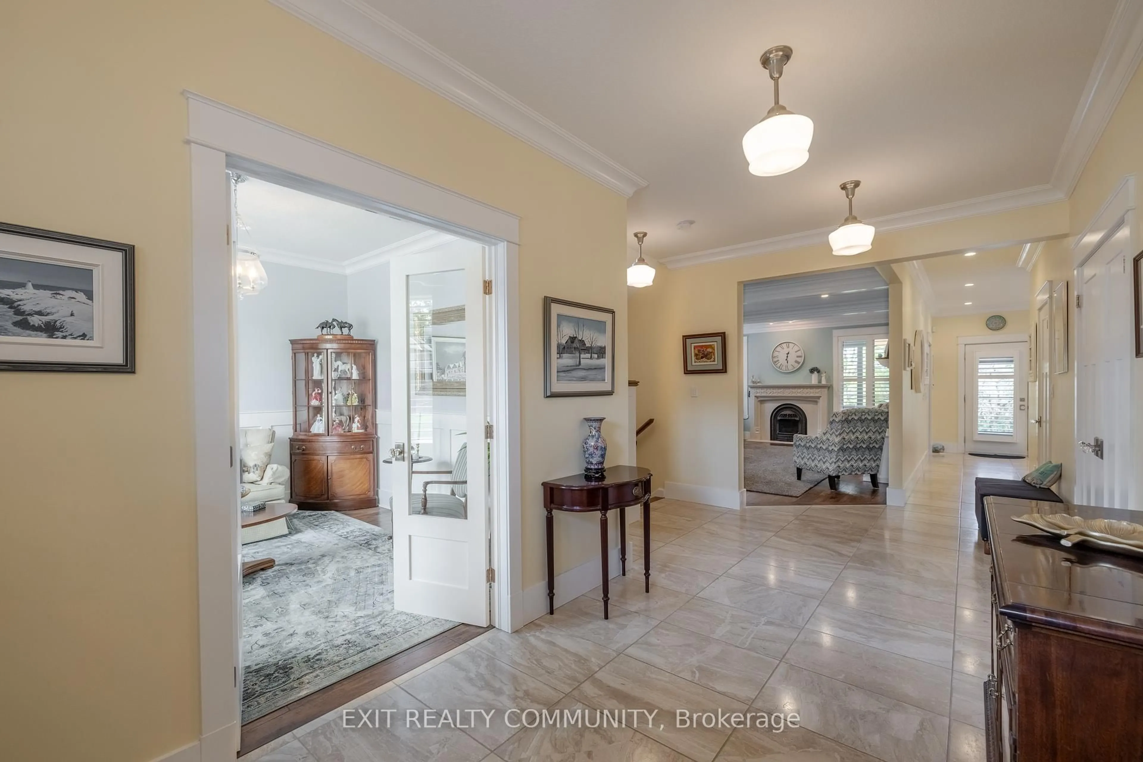 Indoor foyer for 1544 Privet Pl, London Ontario N5X 0E7