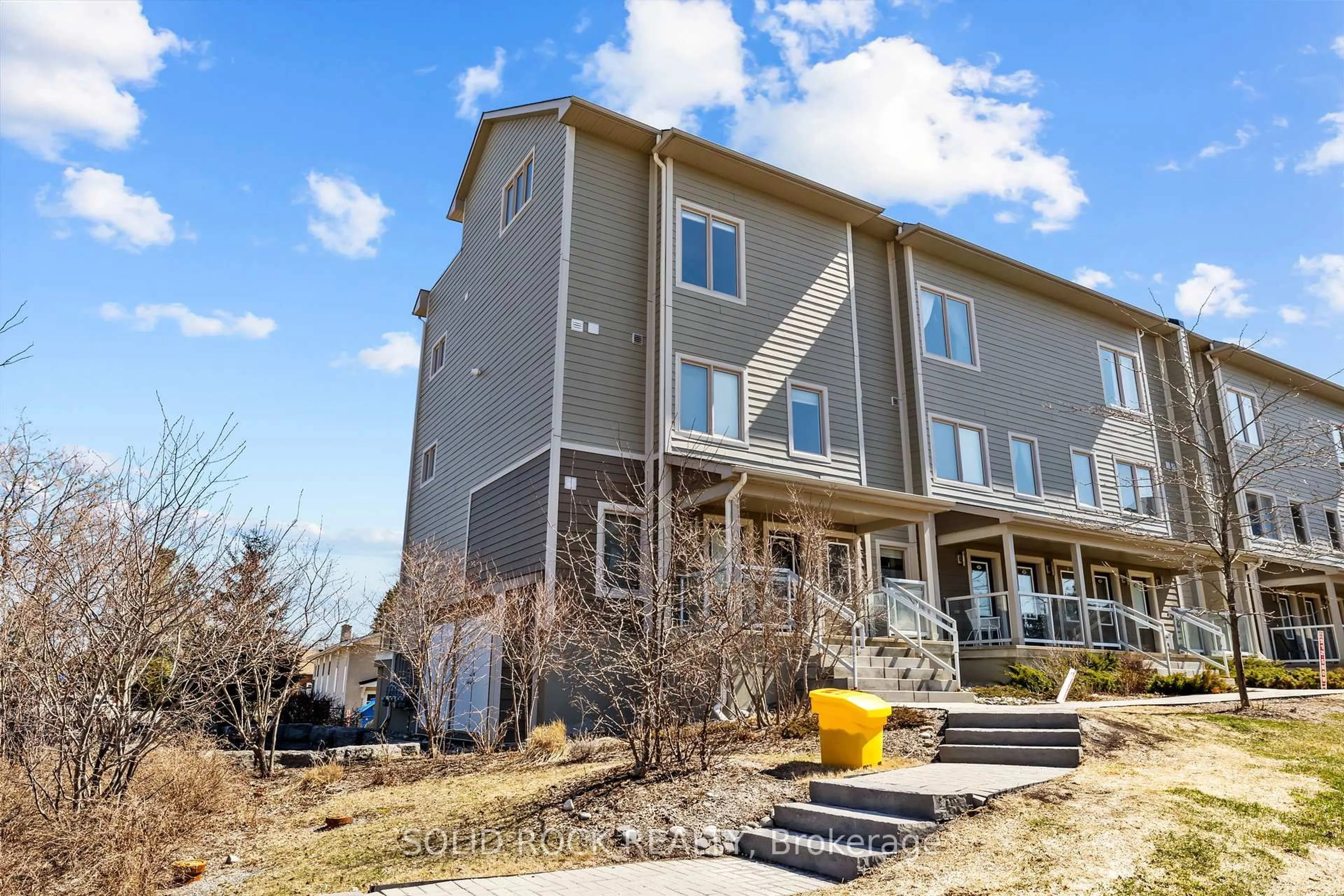 Home with vinyl exterior material, unknown for 22 Meach Private, Stittsville Ontario K2S 0T8