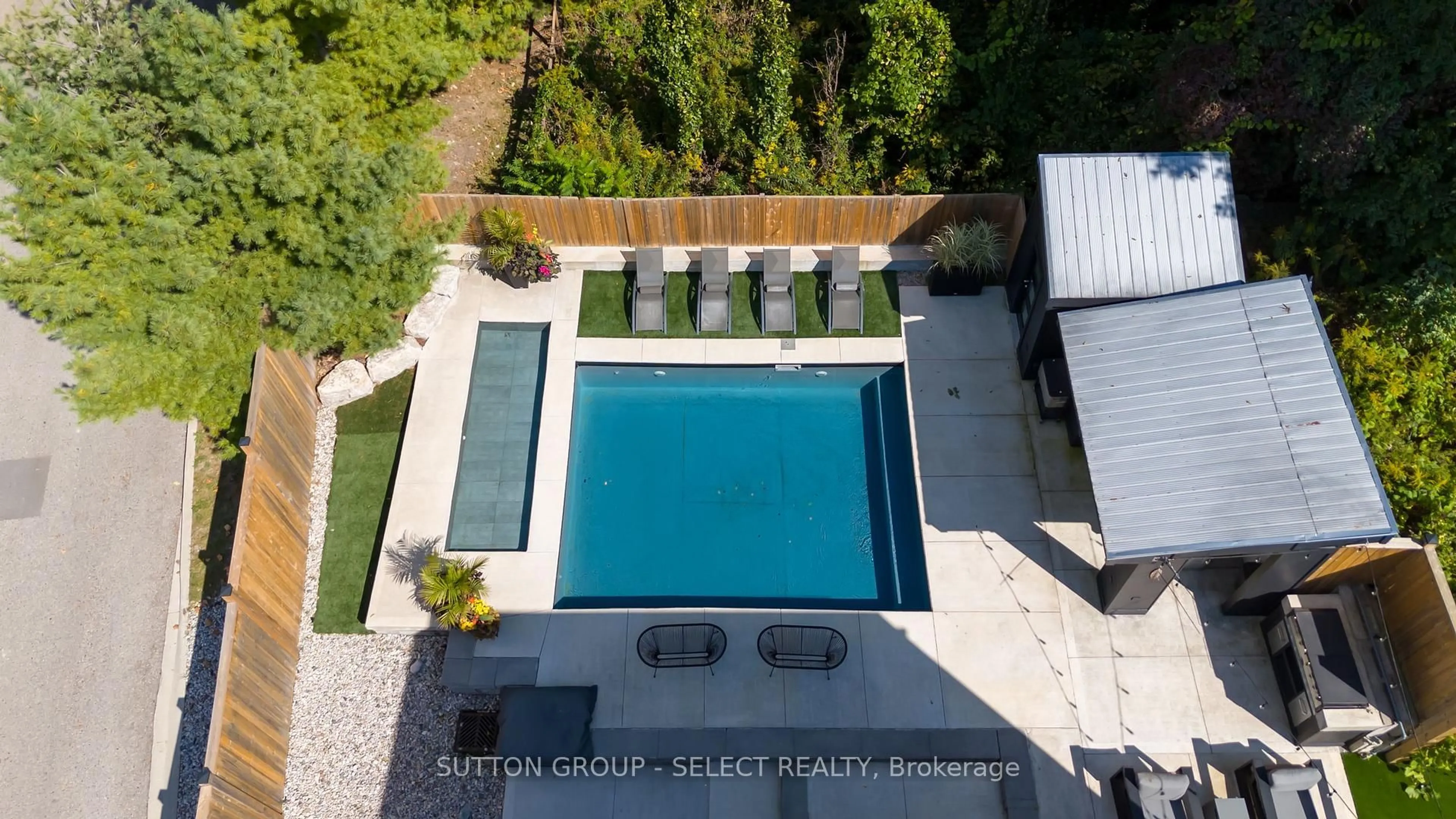 Pool for 567 Rosecliffe Terr #2, London Ontario N6K 0E2