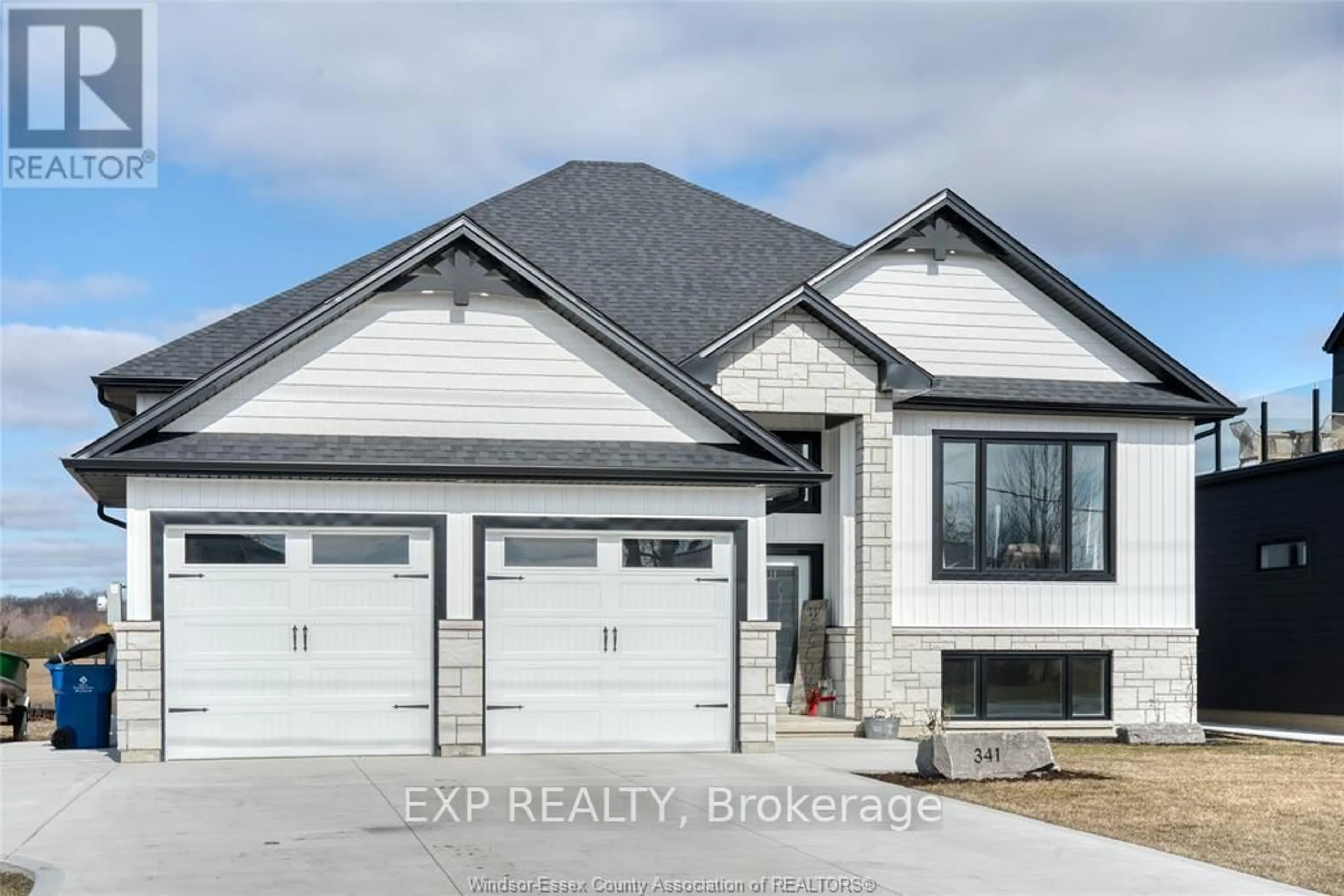 Home with vinyl exterior material, street for 341 Concession Line 1 N/A, Chatham-Kent Ontario N0P 2P0
