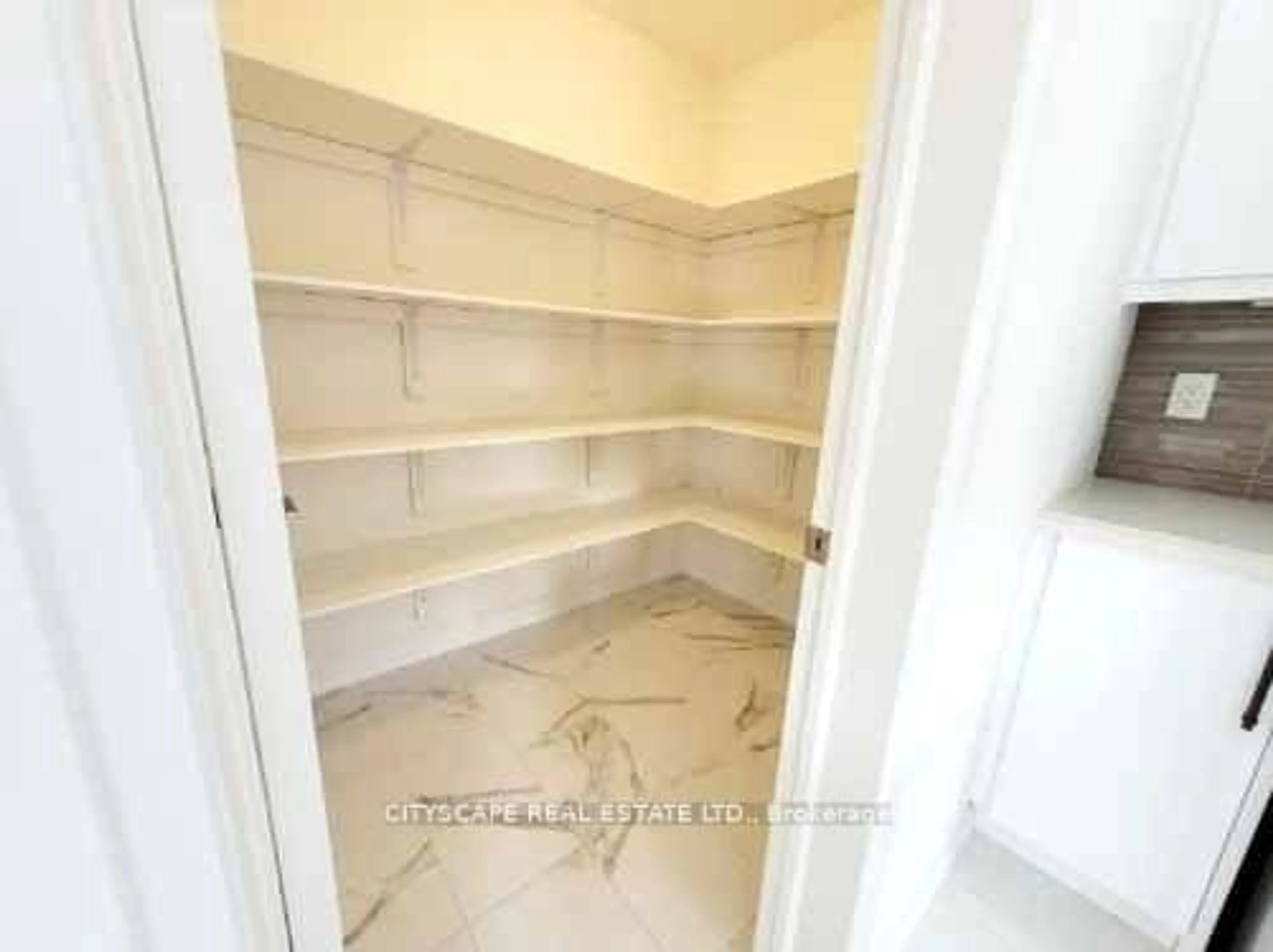 Storage room or clothes room or walk-in closet for 7 Stauffer Rd, Brantford Ontario N3V 0B1