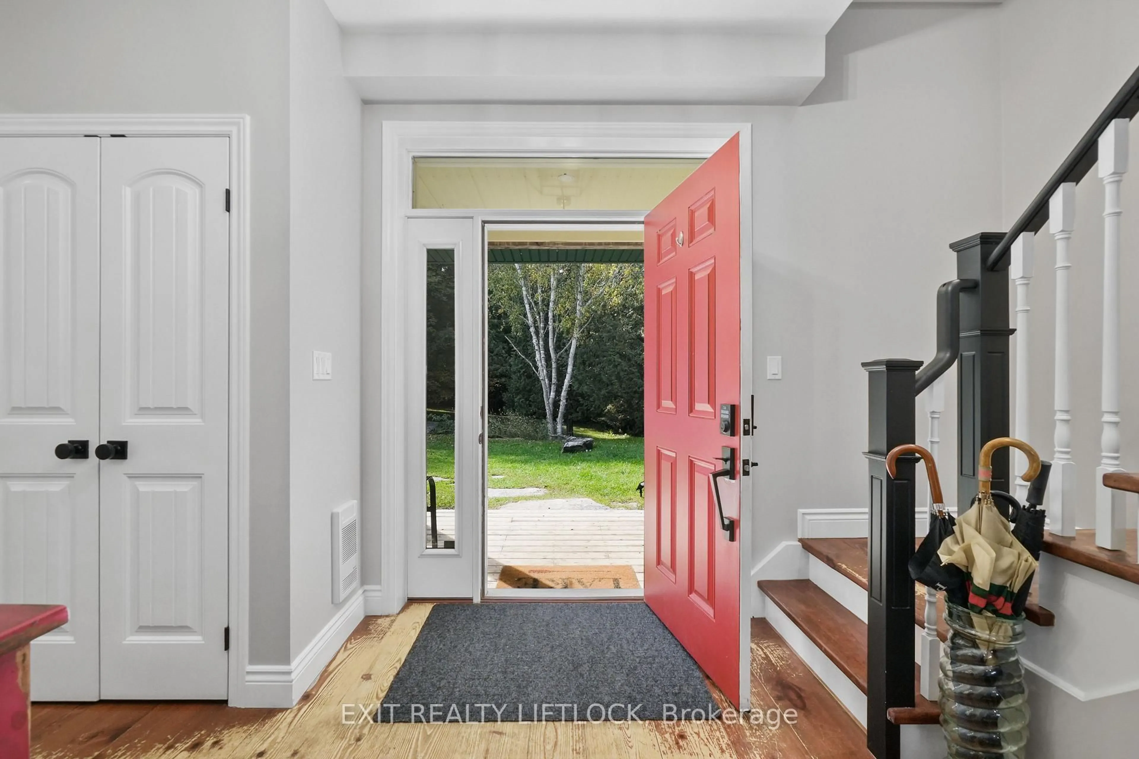 Indoor entryway for 169 Dutch Line Rd, Trent Lakes Ontario K0M 2A0