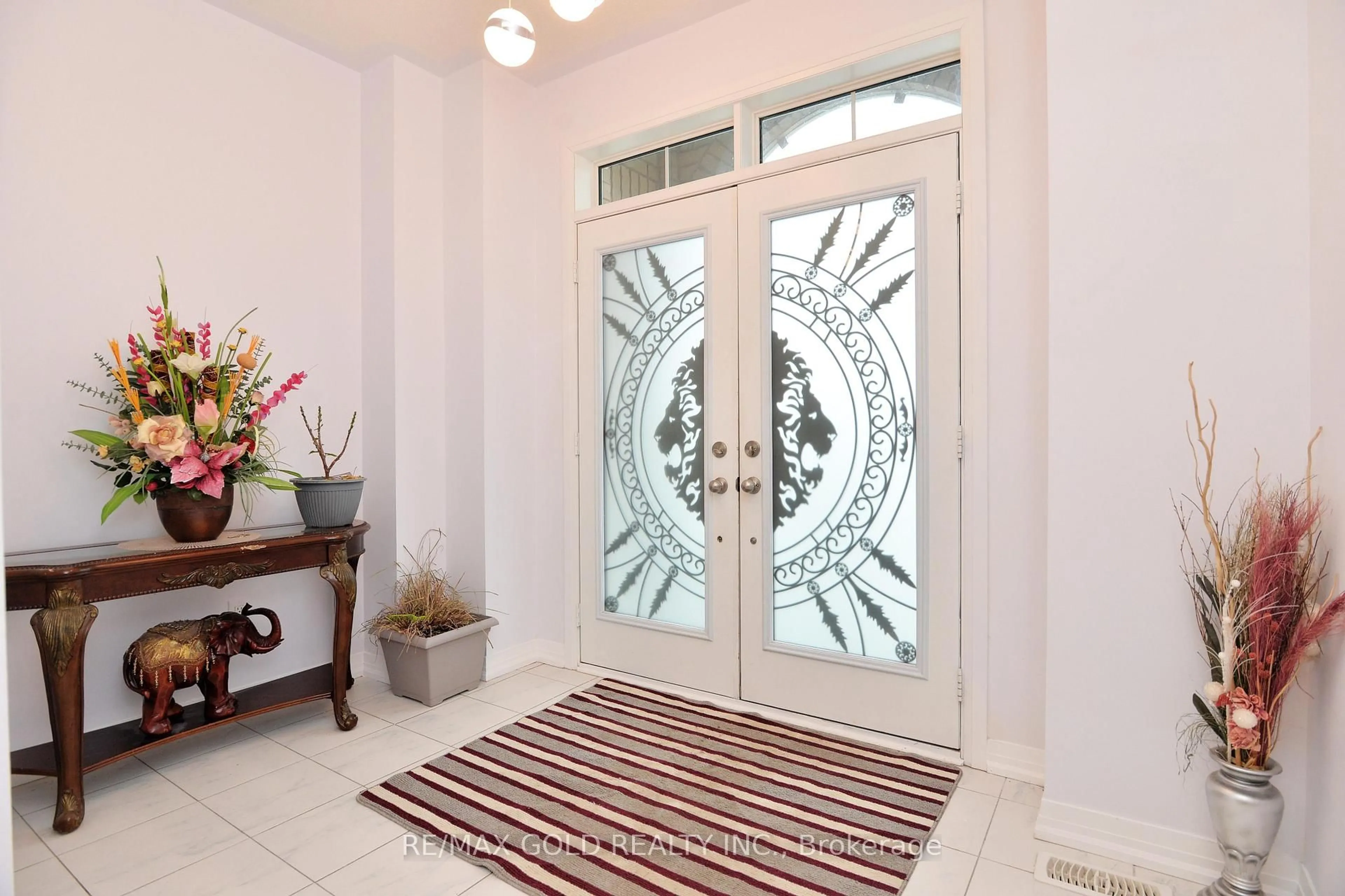 Indoor entryway for 35 Rainey Dr, East Luther Grand Valley Ontario L9W 7R5
