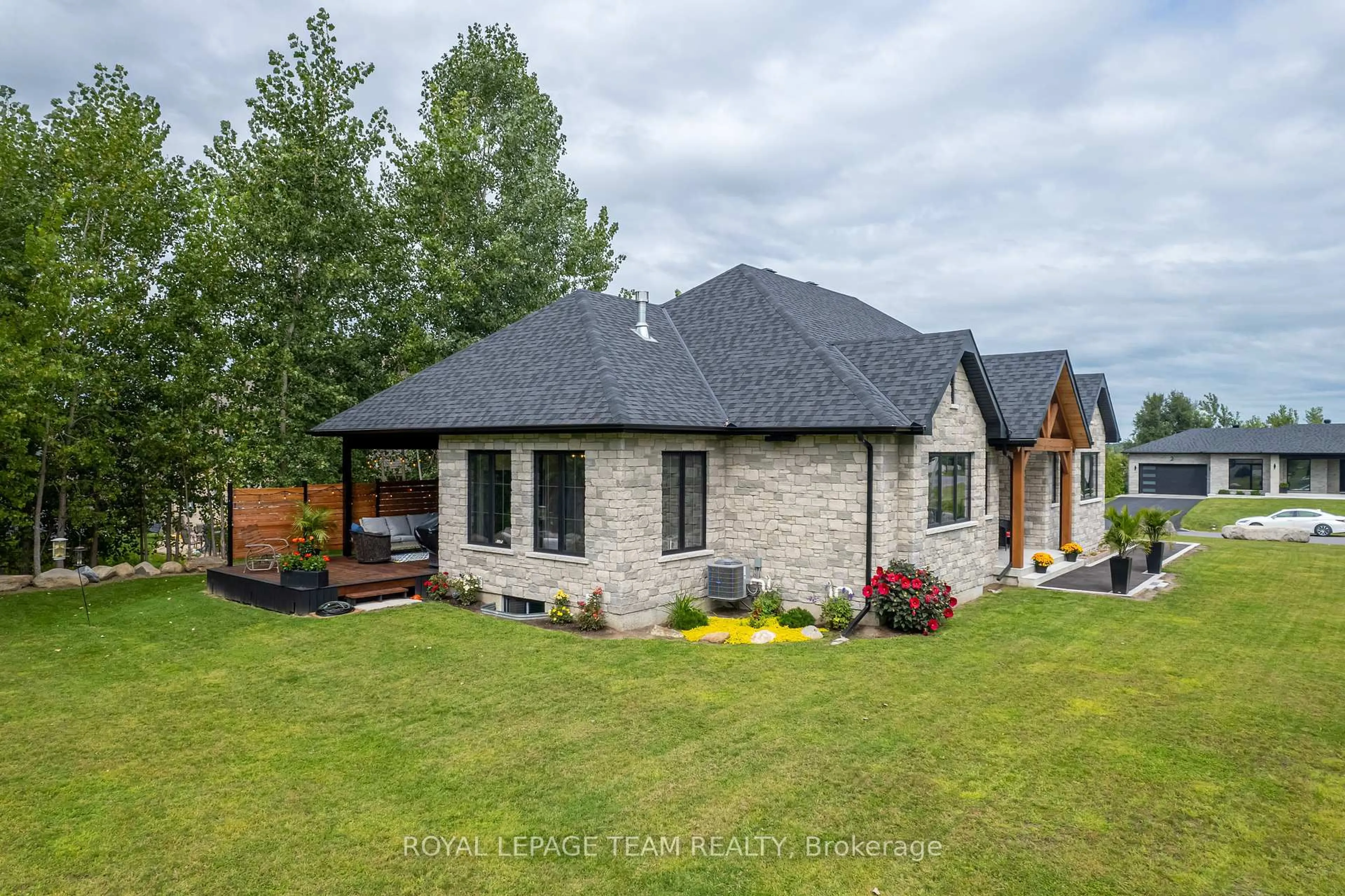Home with brick exterior material, unknown for 1 Stratford Blvd, South Stormont Ontario K0C 1P0