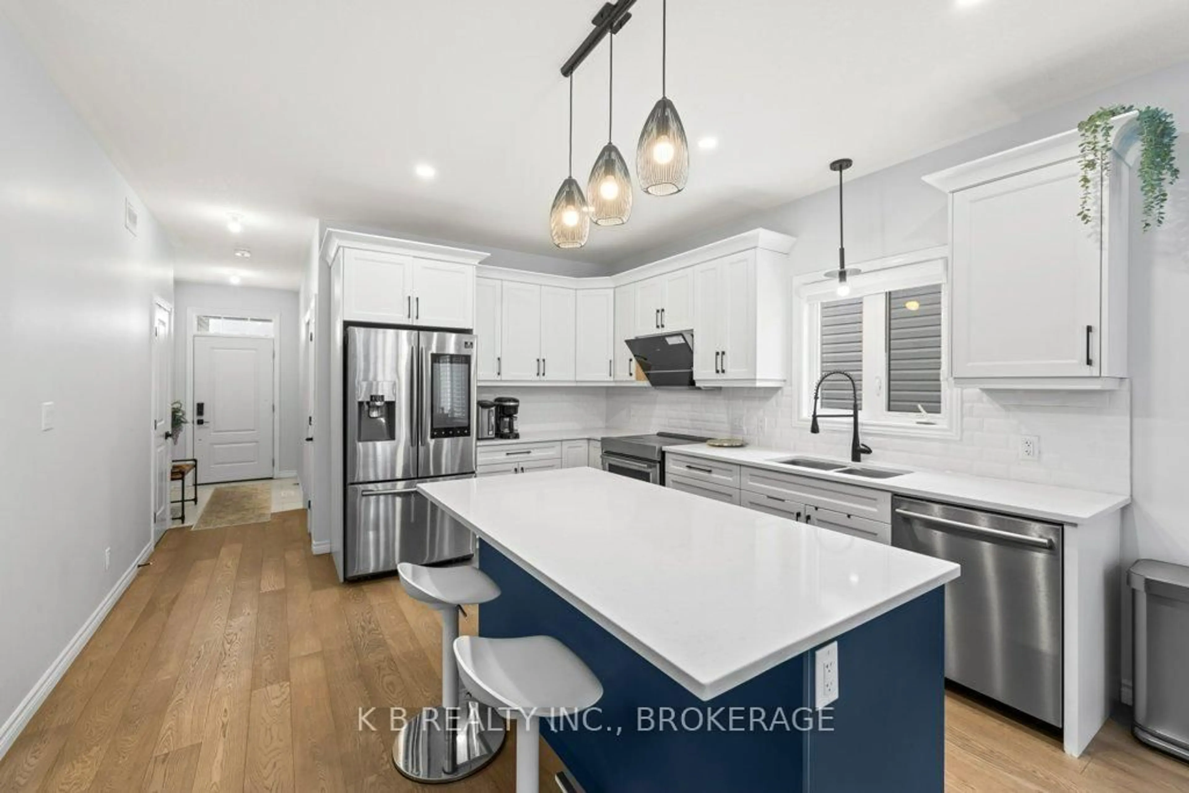Open concept kitchen, ceramic/tile floor for 1465 Evergreen Dr, Kingston Ontario K7P 0M7