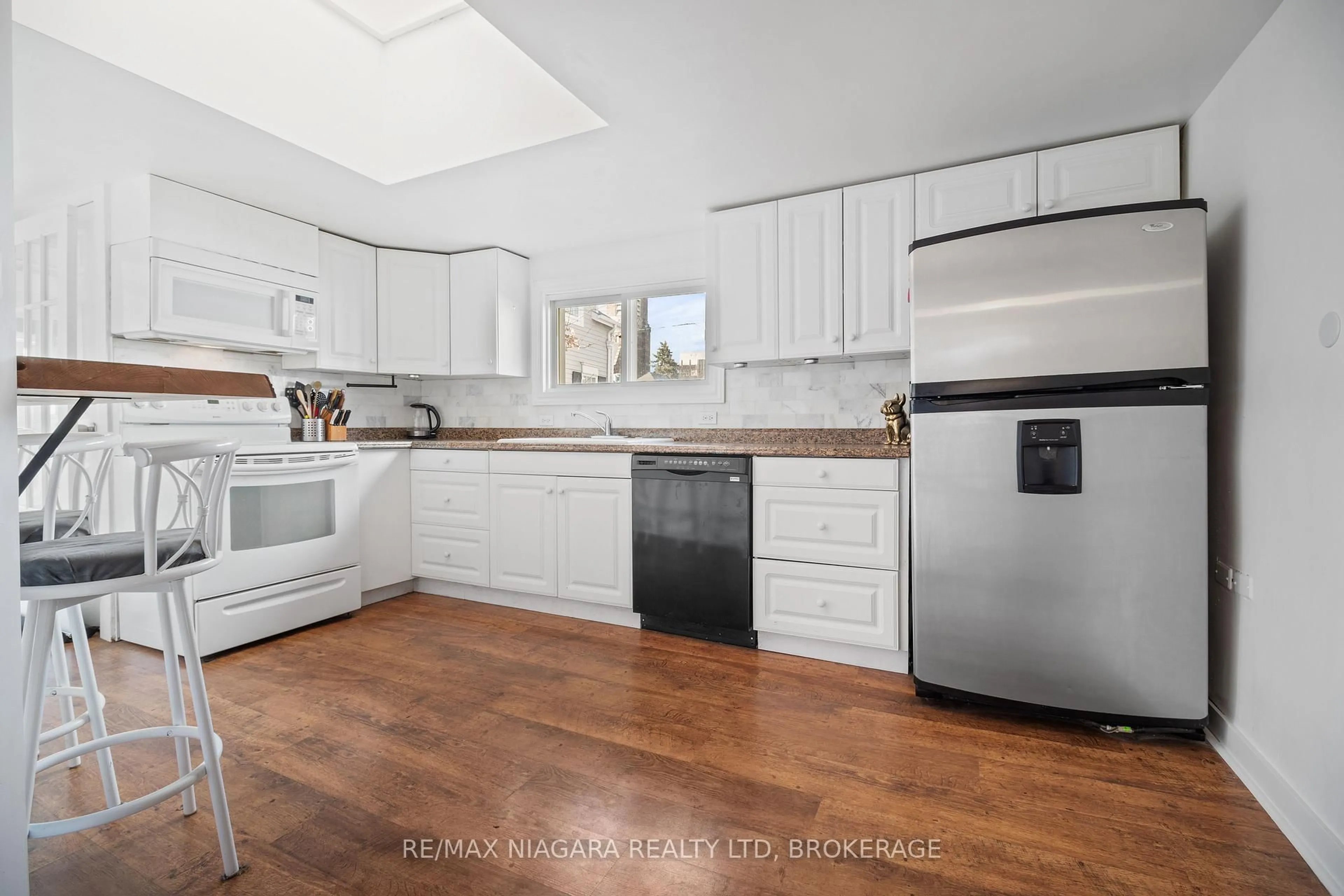 Unknown for 14 SALINA St, St. Catharines Ontario L2R 3K3