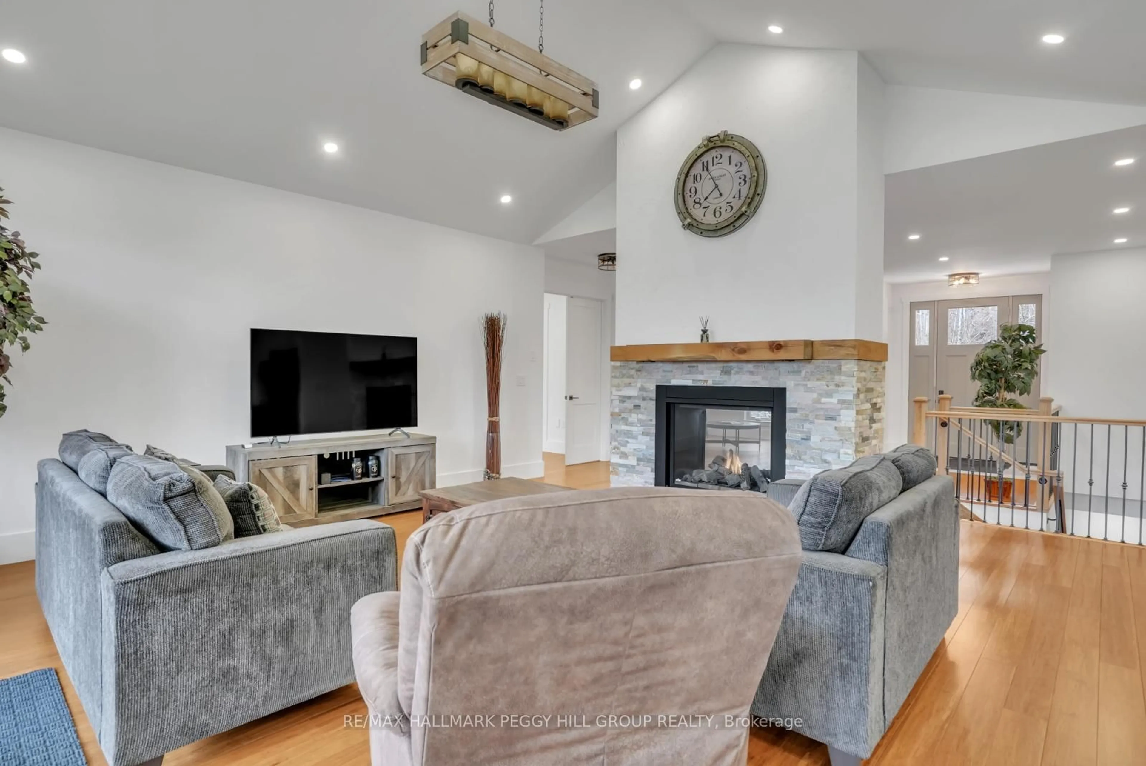 Living room with furniture, unknown for 135 Old Highway 26 Cres, Meaford Ontario N4L 1W7