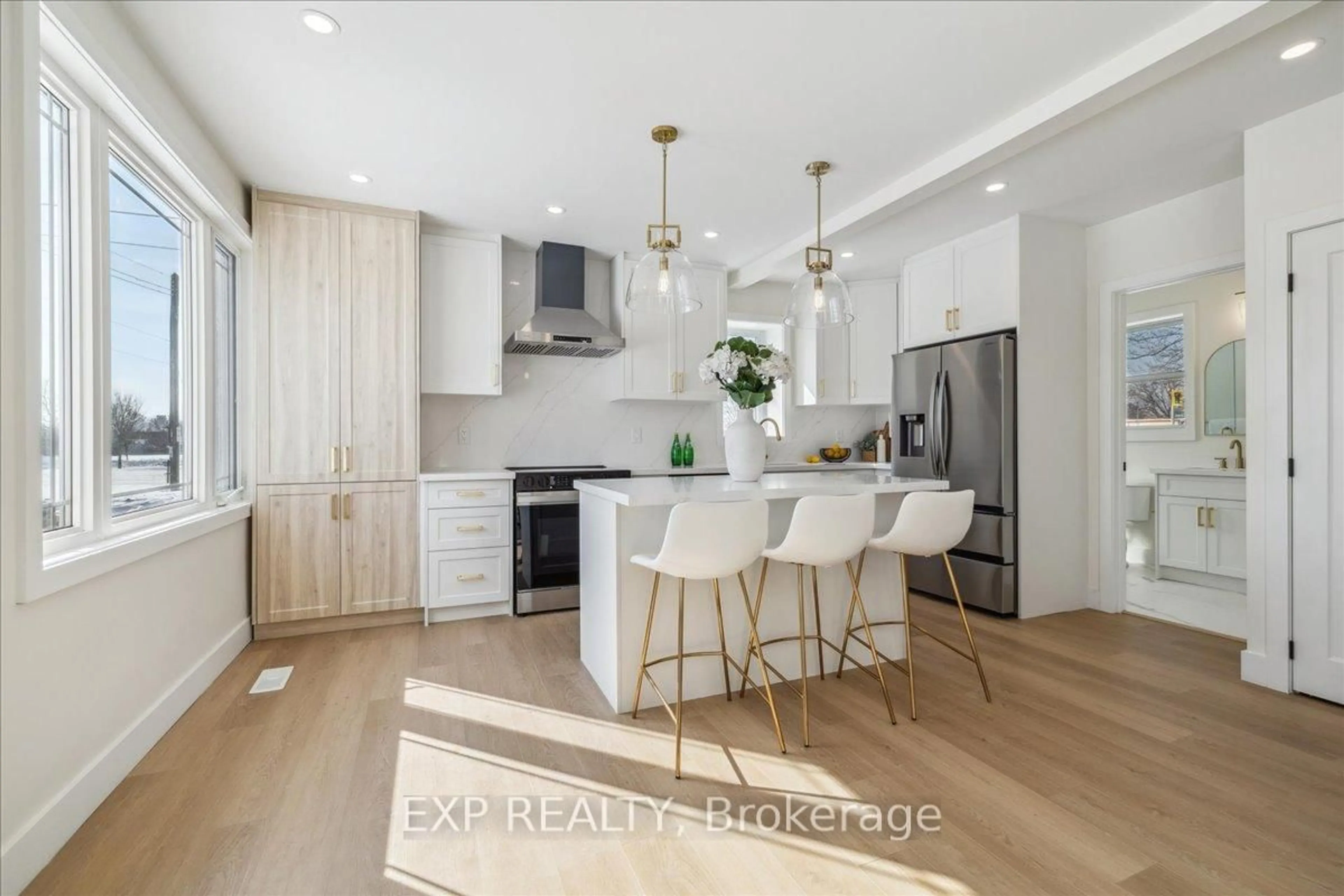 Contemporary kitchen, wood/laminate floor for 98 East 37th St, Hamilton Ontario L8V 4A9