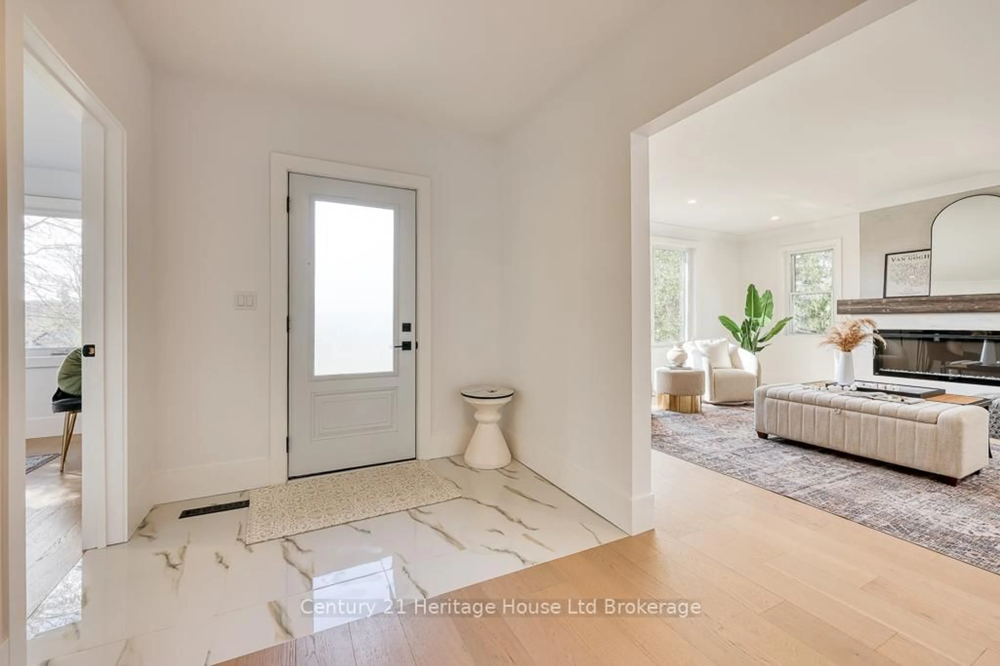 Indoor entryway for 684747 County Road 2,R.R.#3 Rd, East Zorra-Tavistock Ontario N4S 7V7