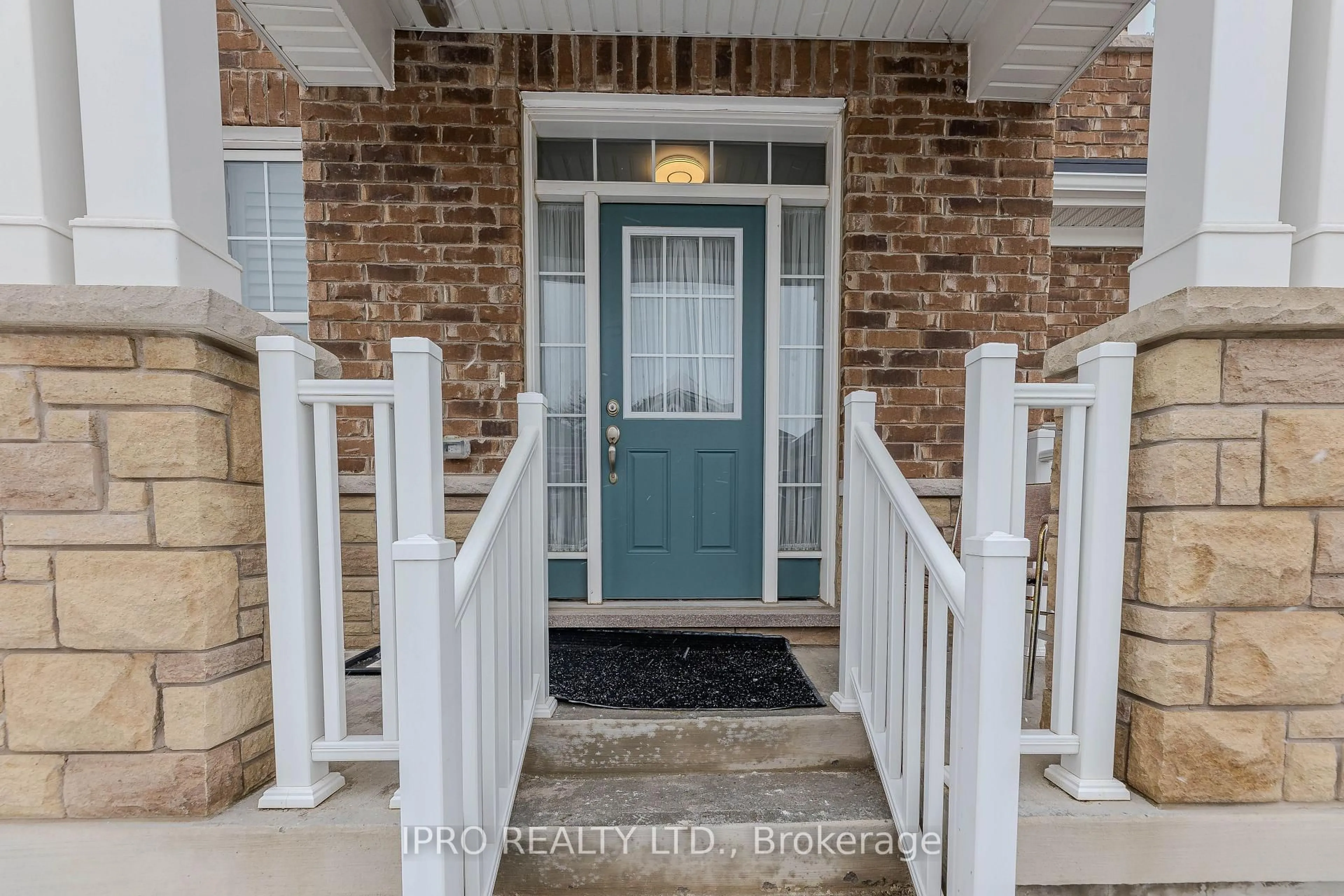 Indoor entryway for 296 Ridge Rd, Cambridge Ontario N3E 0B9