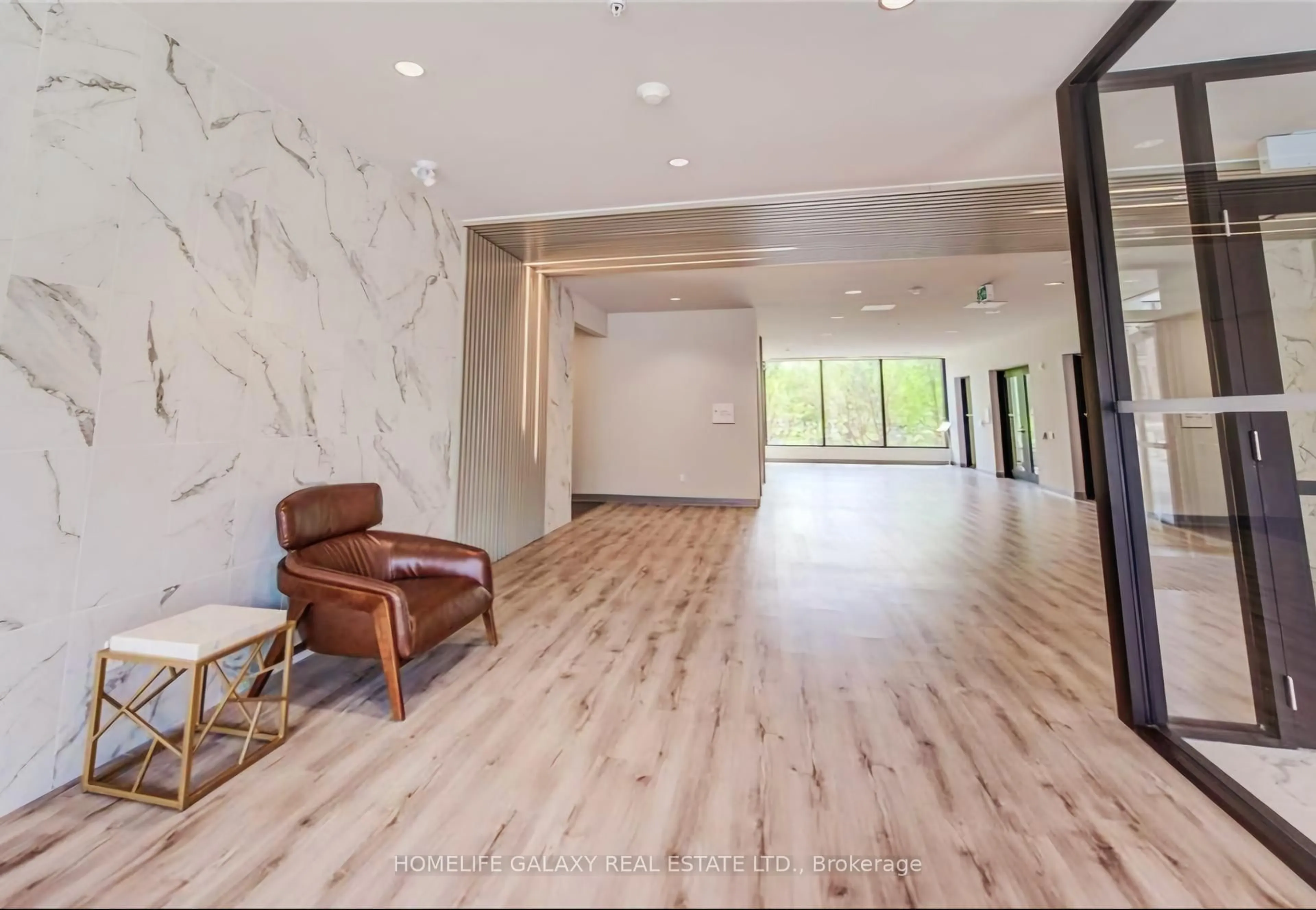Indoor foyer for 107 Roger St #505, Waterloo Ontario N2J 0G3