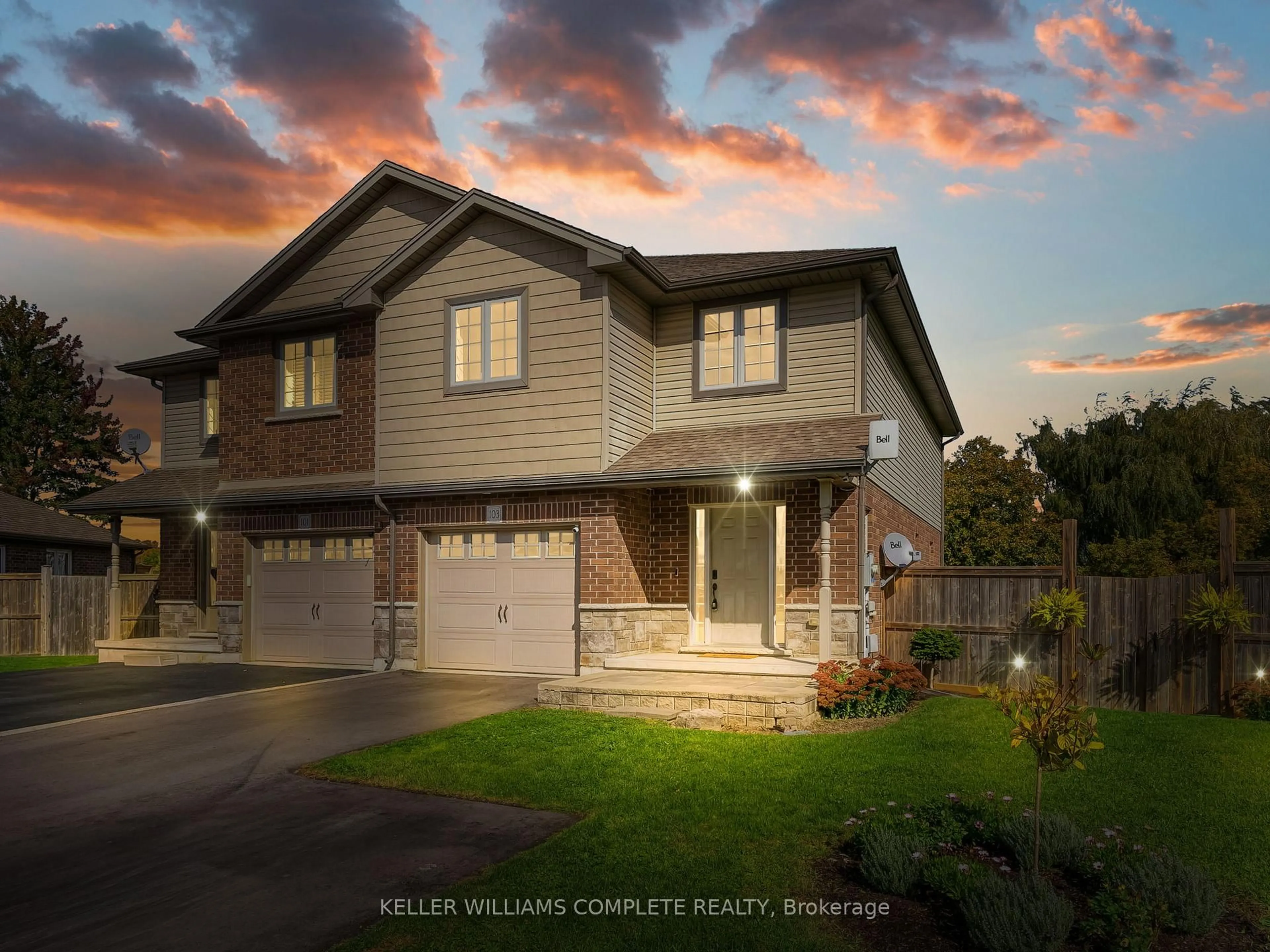Home with vinyl exterior material, street for 103 Macneil Crt, Haldimand Ontario N0A 1H0