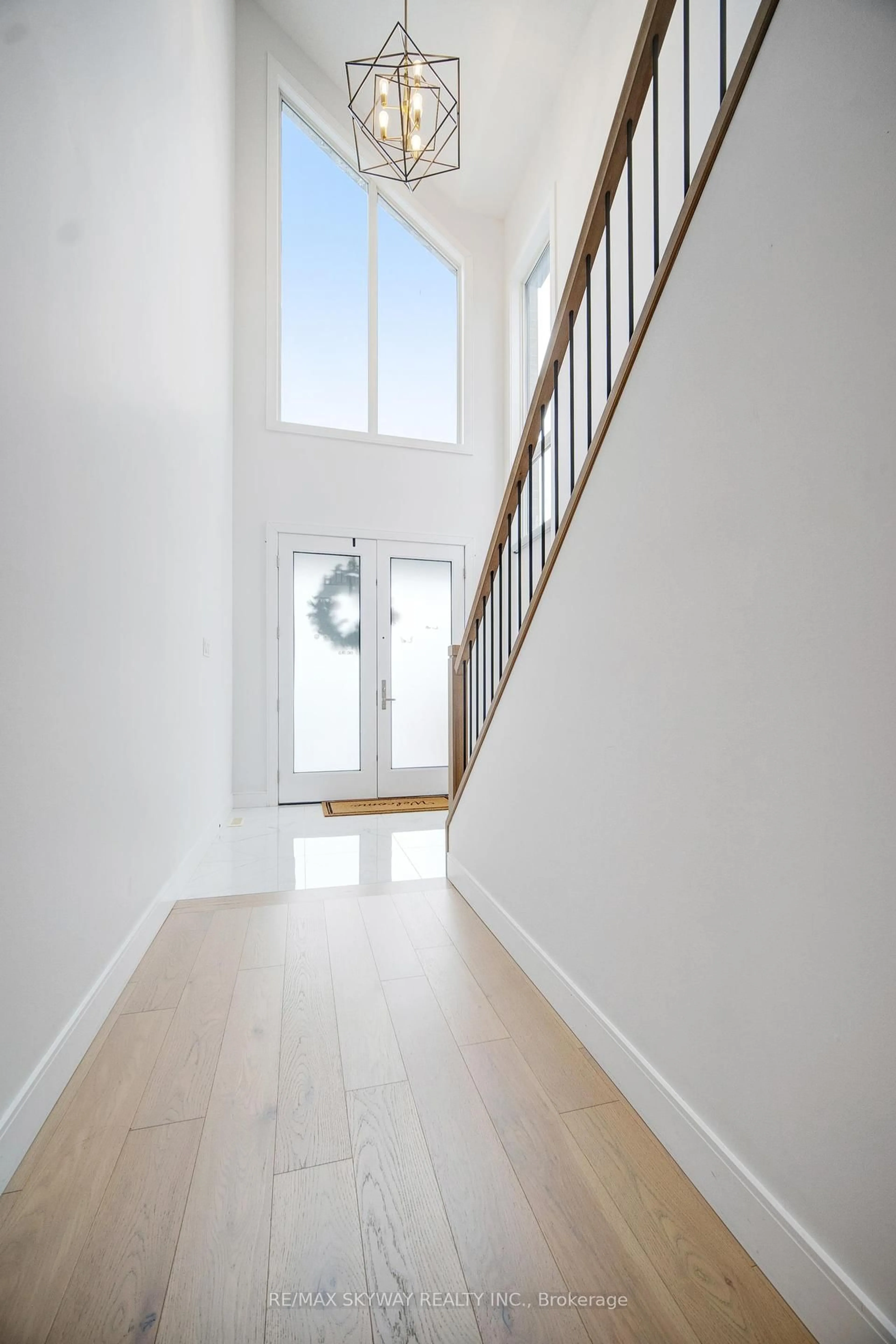 Indoor foyer for 3314 David Milne Way, London South Ontario N6L 1K3