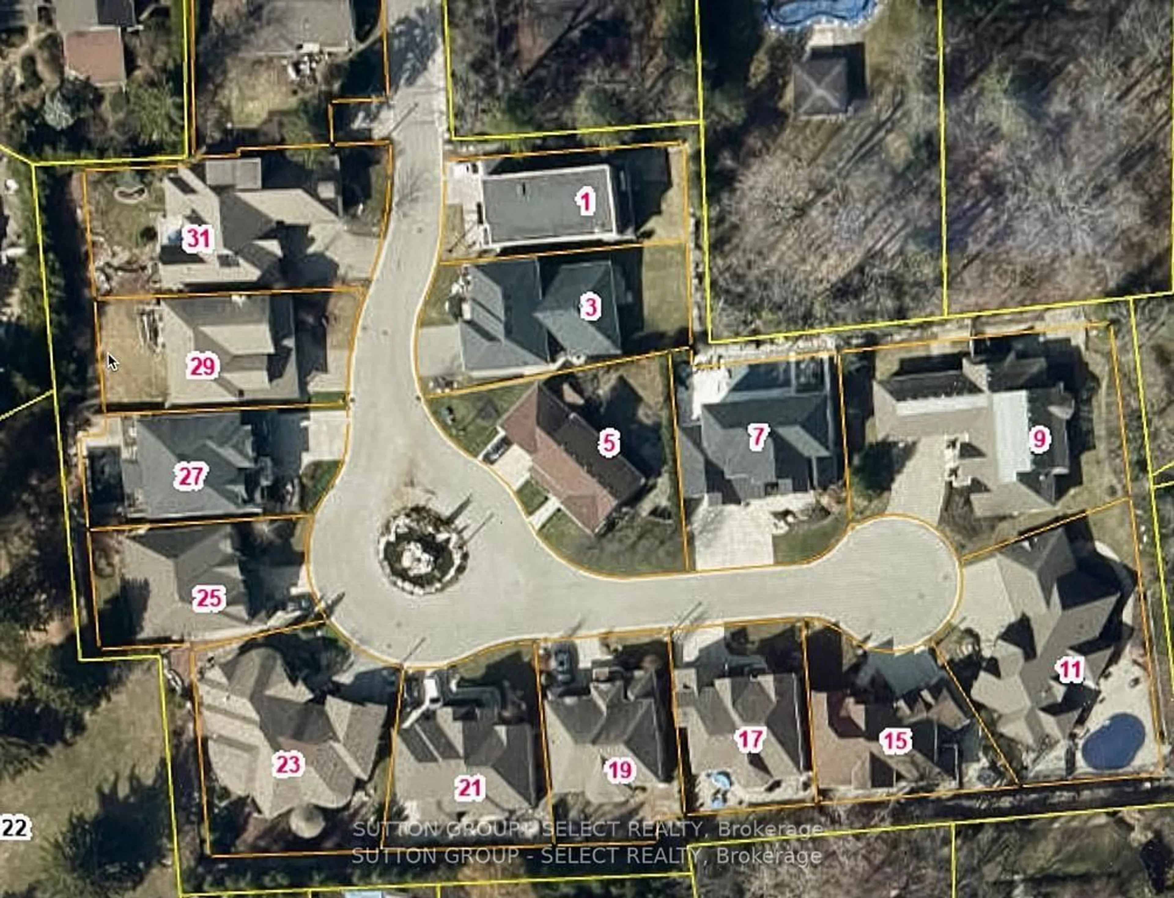 A pic from outside/outdoor area/front of a property/back of a property/a pic from drone, street for 145 Baseline Rd #17, London South Ontario N6C 2N6