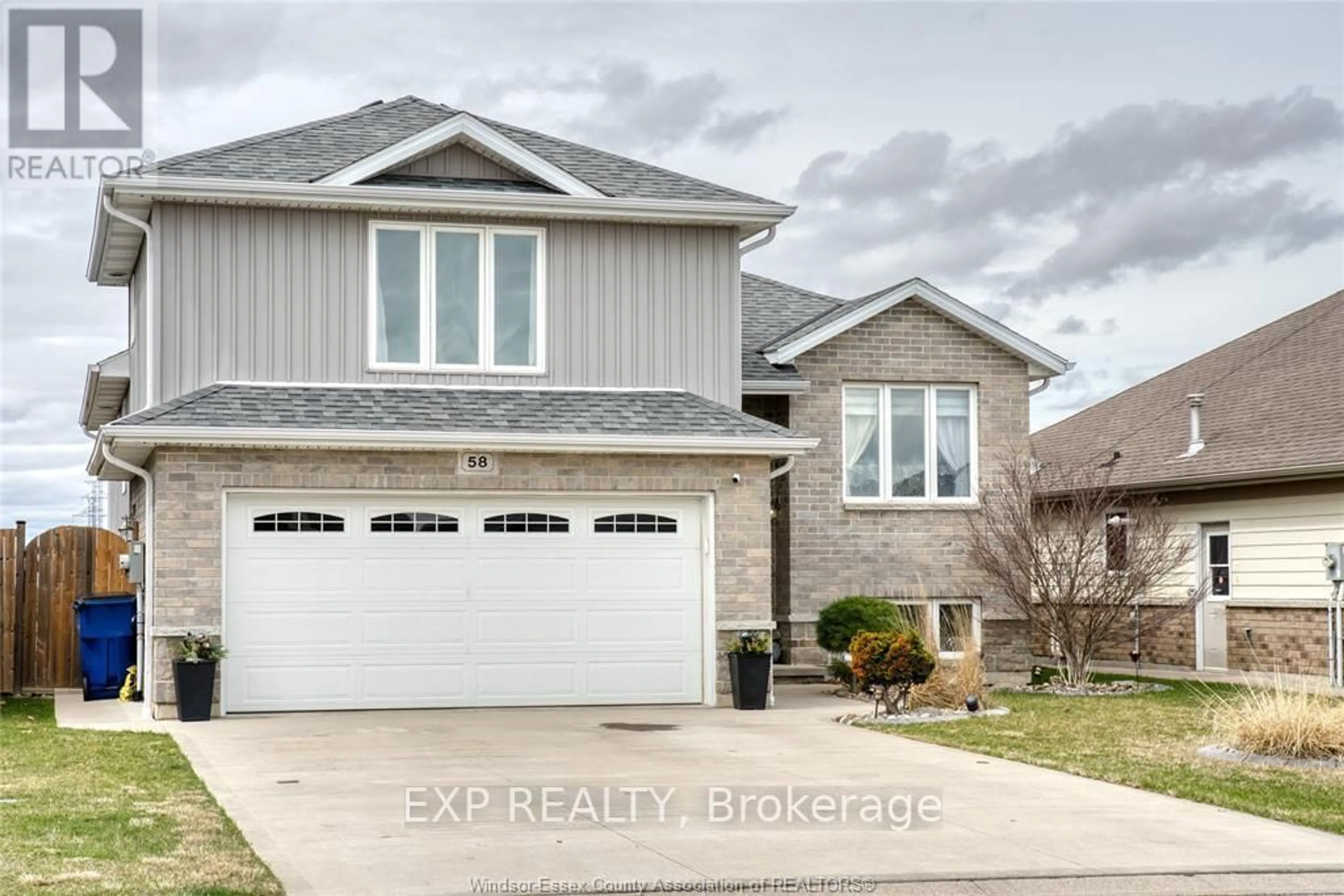 Home with vinyl exterior material, street for 58 Homesteads Dr, Chatham-Kent Ontario N0P 2L0