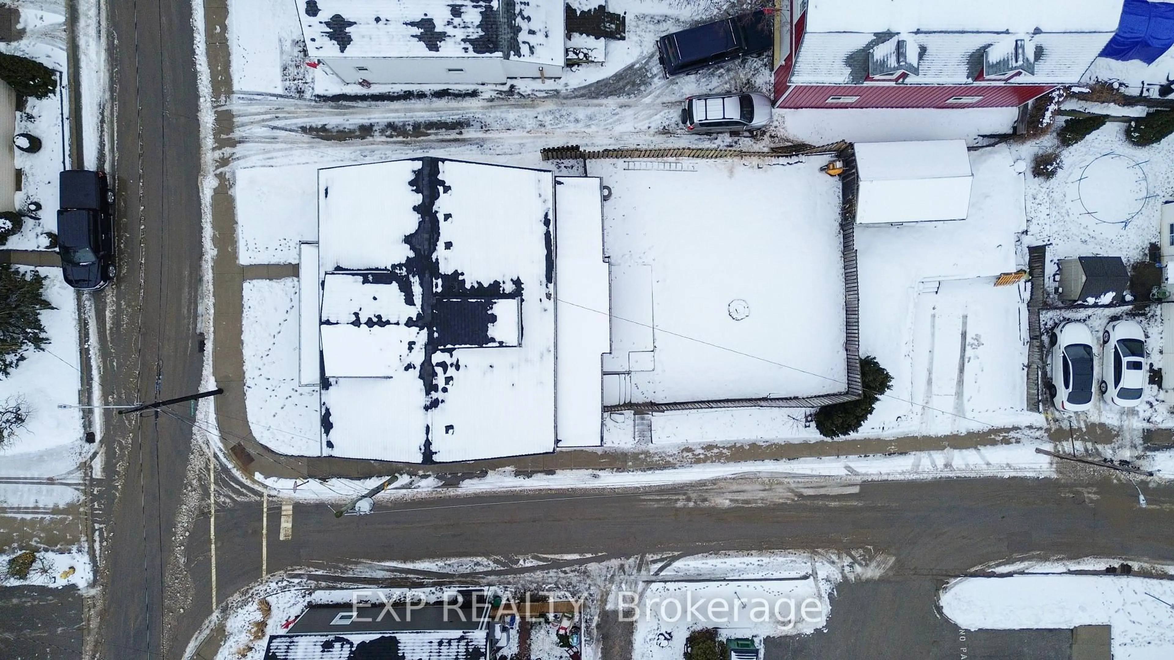 A pic from outside/outdoor area/front of a property/back of a property/a pic from drone, building for 4238 Academy St, Lincoln Ontario L0R 1B0