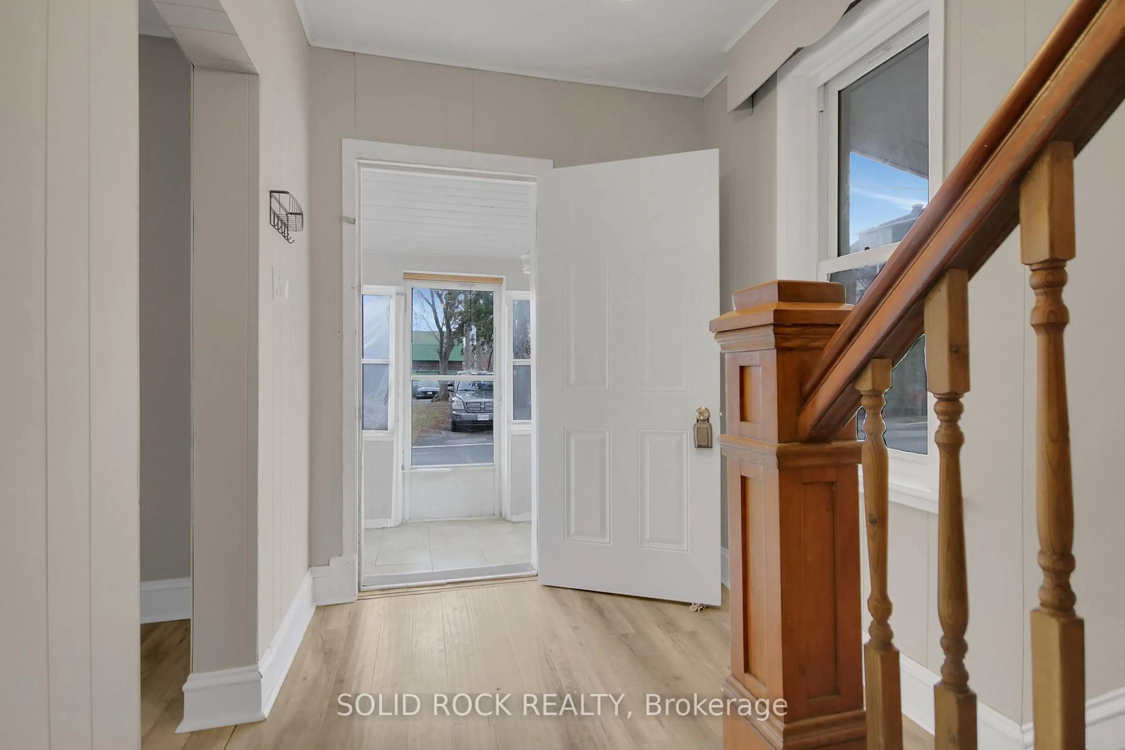 Indoor entryway for 25 Burwash St, Arnprior Ontario K7S 1V1