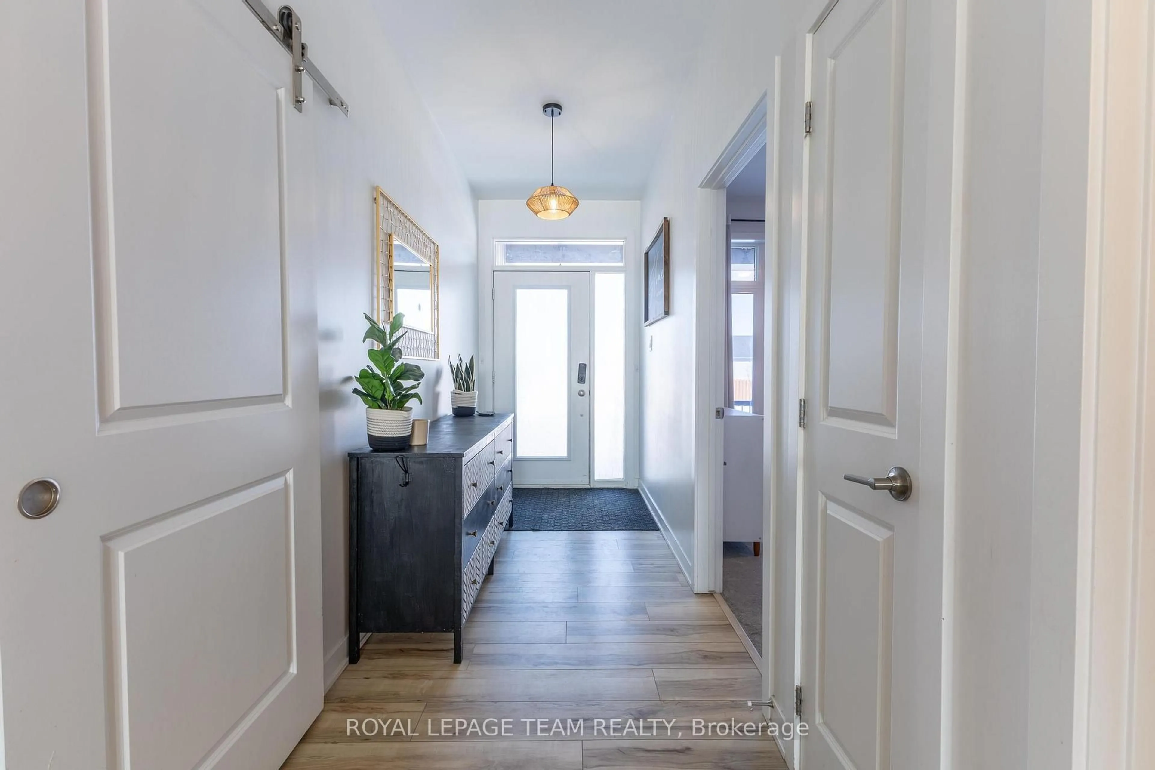 Indoor entryway for 178 Tom Gavinski St, Arnprior Ontario K7S 2X3
