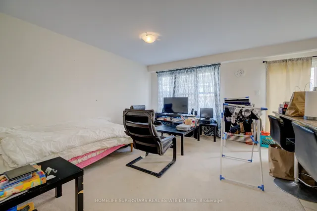 Additional property image - 256 Apple Hill Cres