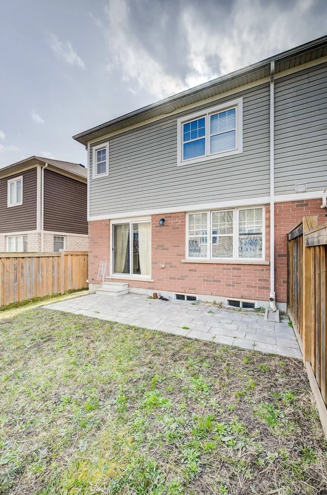 Additional property image - 256 Apple Hill Cres