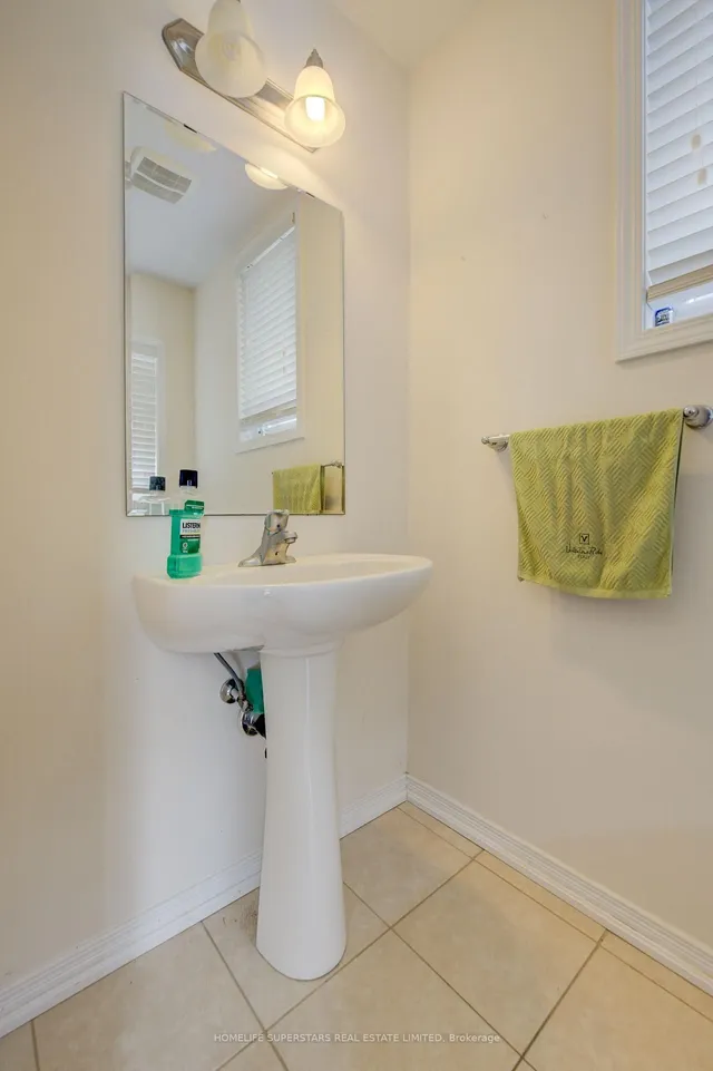 Additional property image - 256 Apple Hill Cres