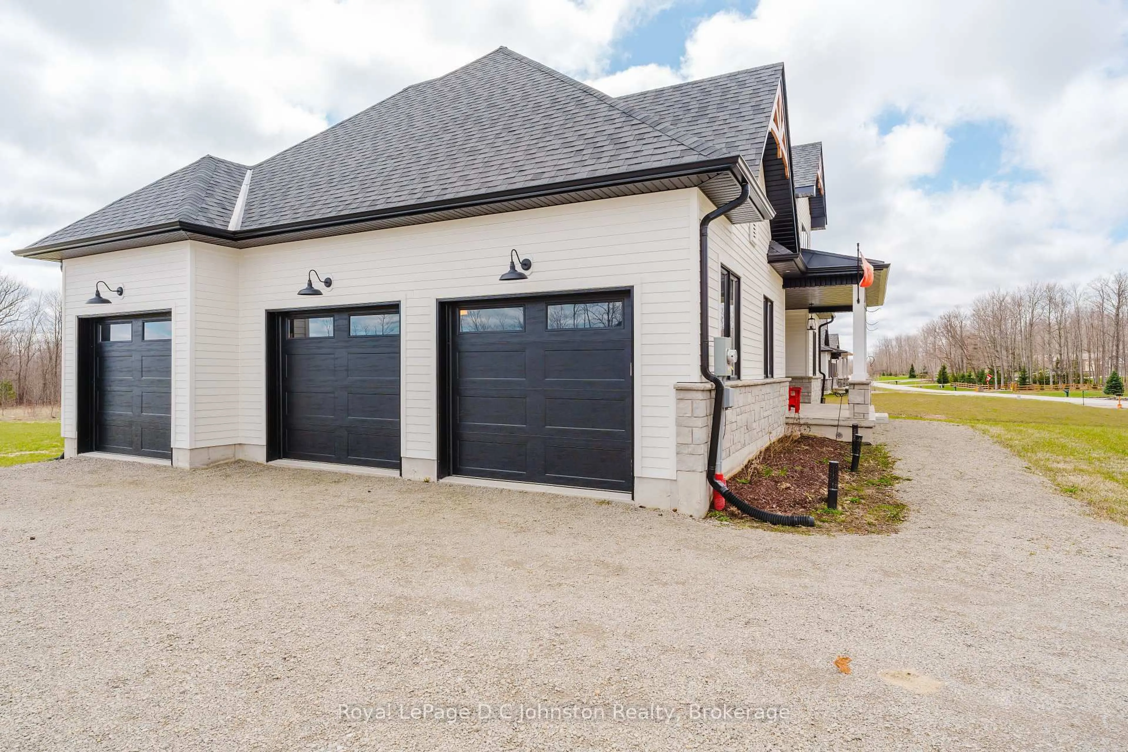 Indoor garage for 167 Alexandria St, Georgian Bluffs Ontario N4K 0G2