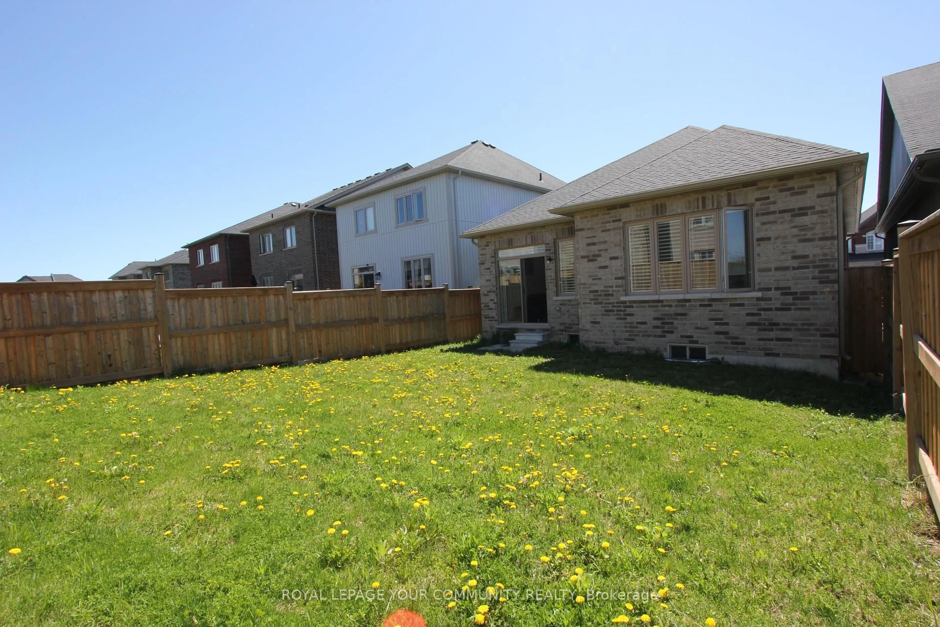 Patio, street for 42 Northhill Ave, Cavan Monaghan Ontario L4A 1G0