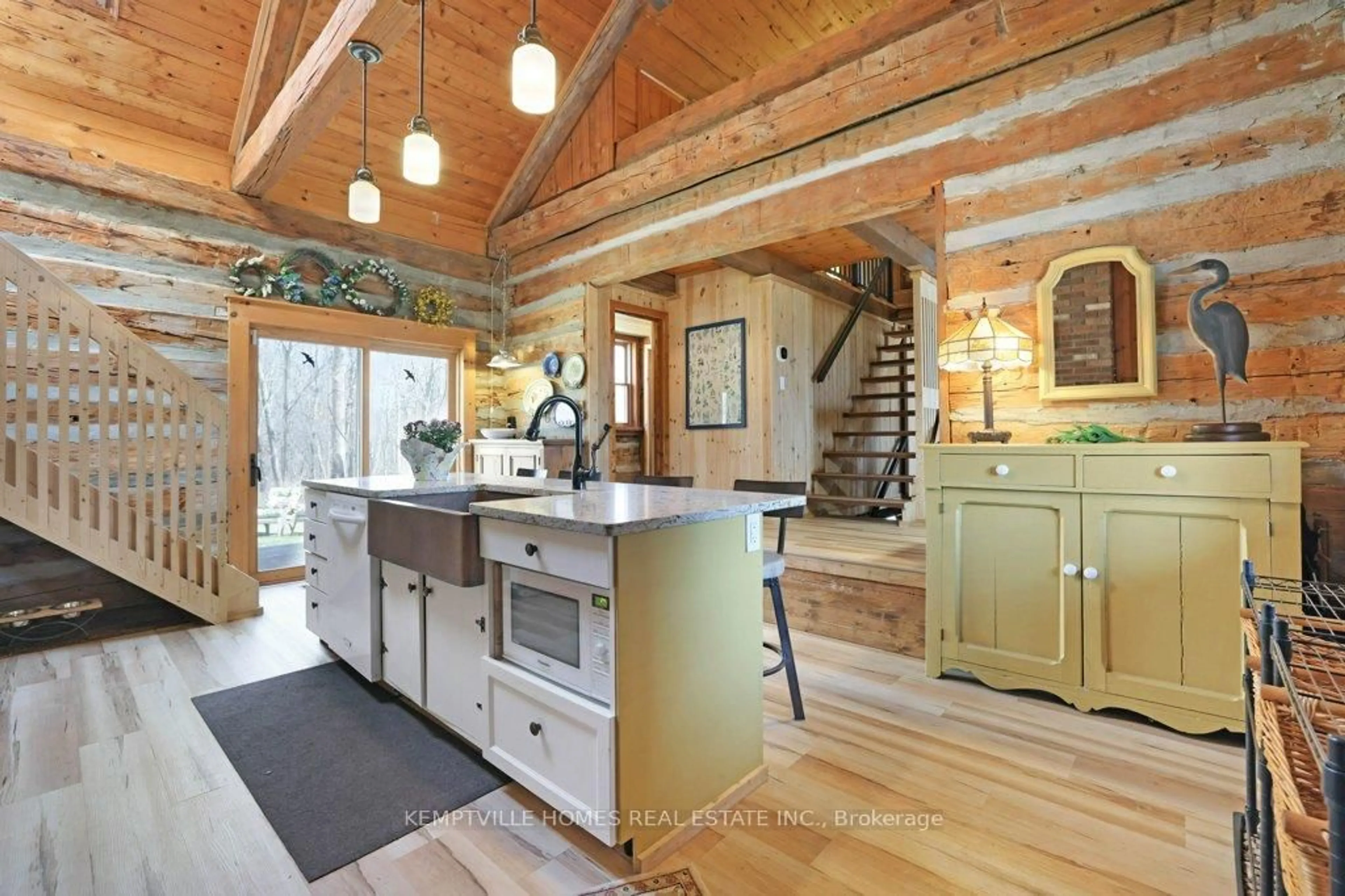 Rustic kitchen, wood/laminate floor for 215 Corkoran Rd, Merrickville-Wolford Ontario K0G 1G0