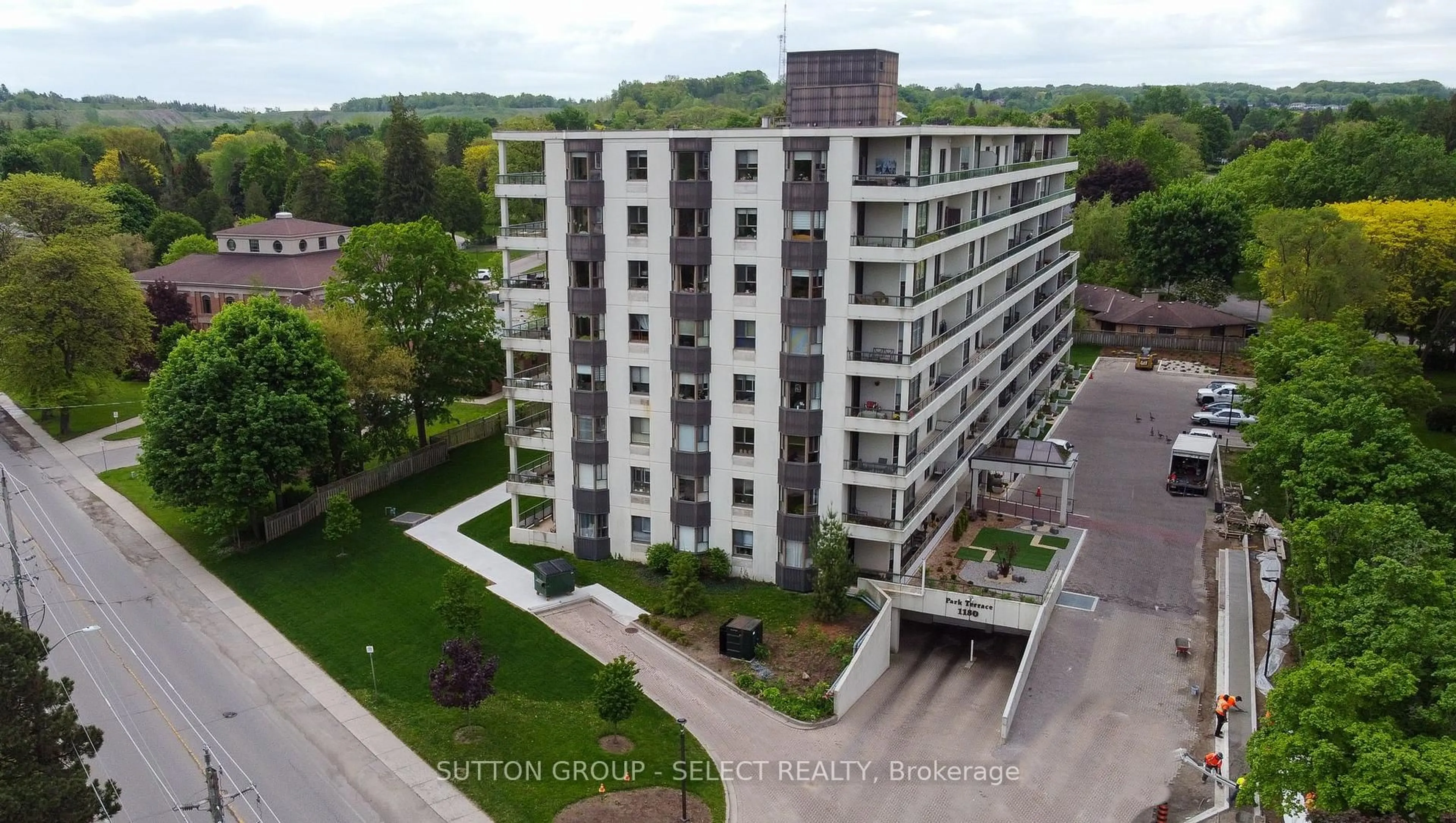 A pic from outside/outdoor area/front of a property/back of a property/a pic from drone, building for 1180 Commissioners Rd #601, London South Ontario N6K 4J2