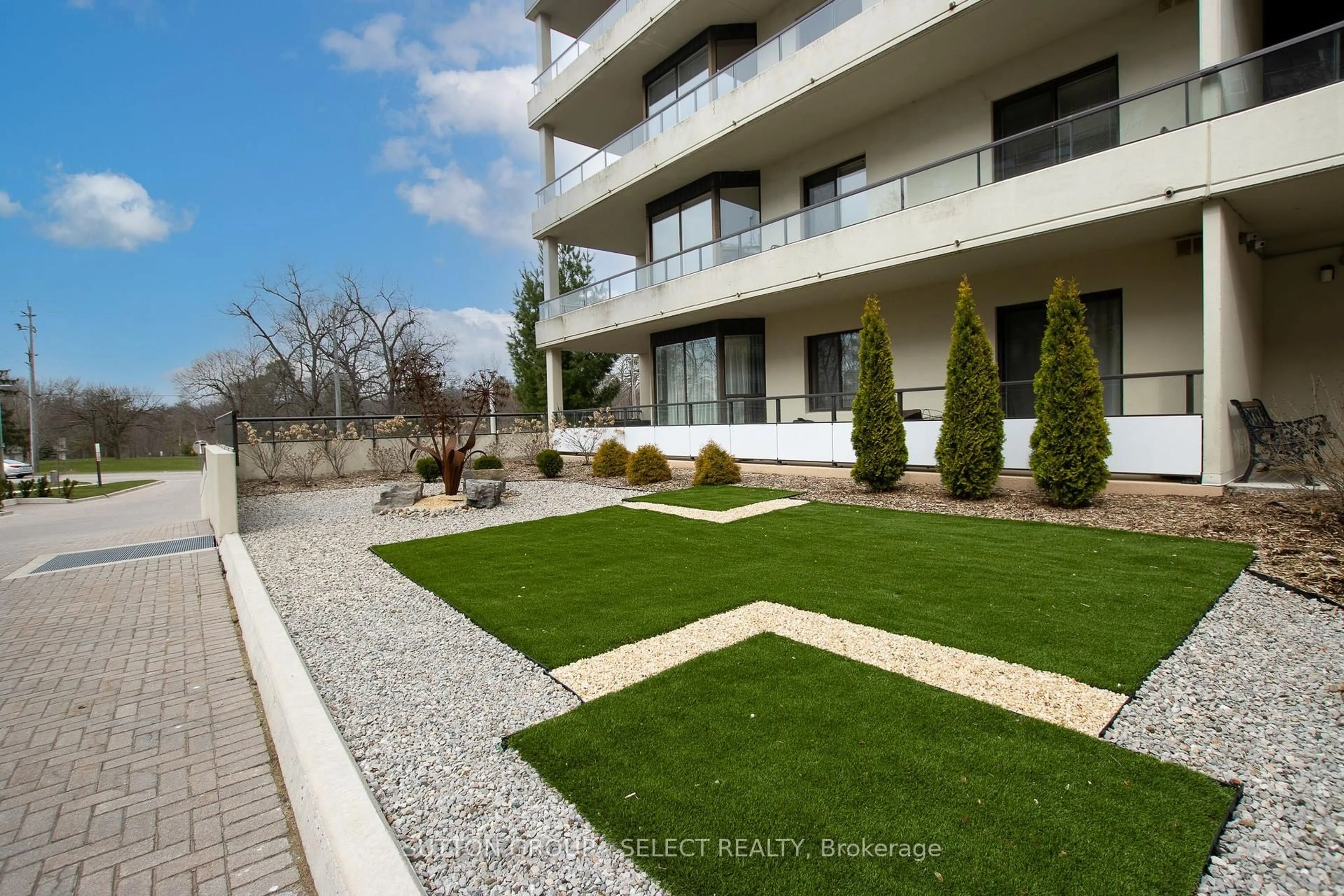 Patio, street for 1180 Commissioners Rd #601, London South Ontario N6K 4J2