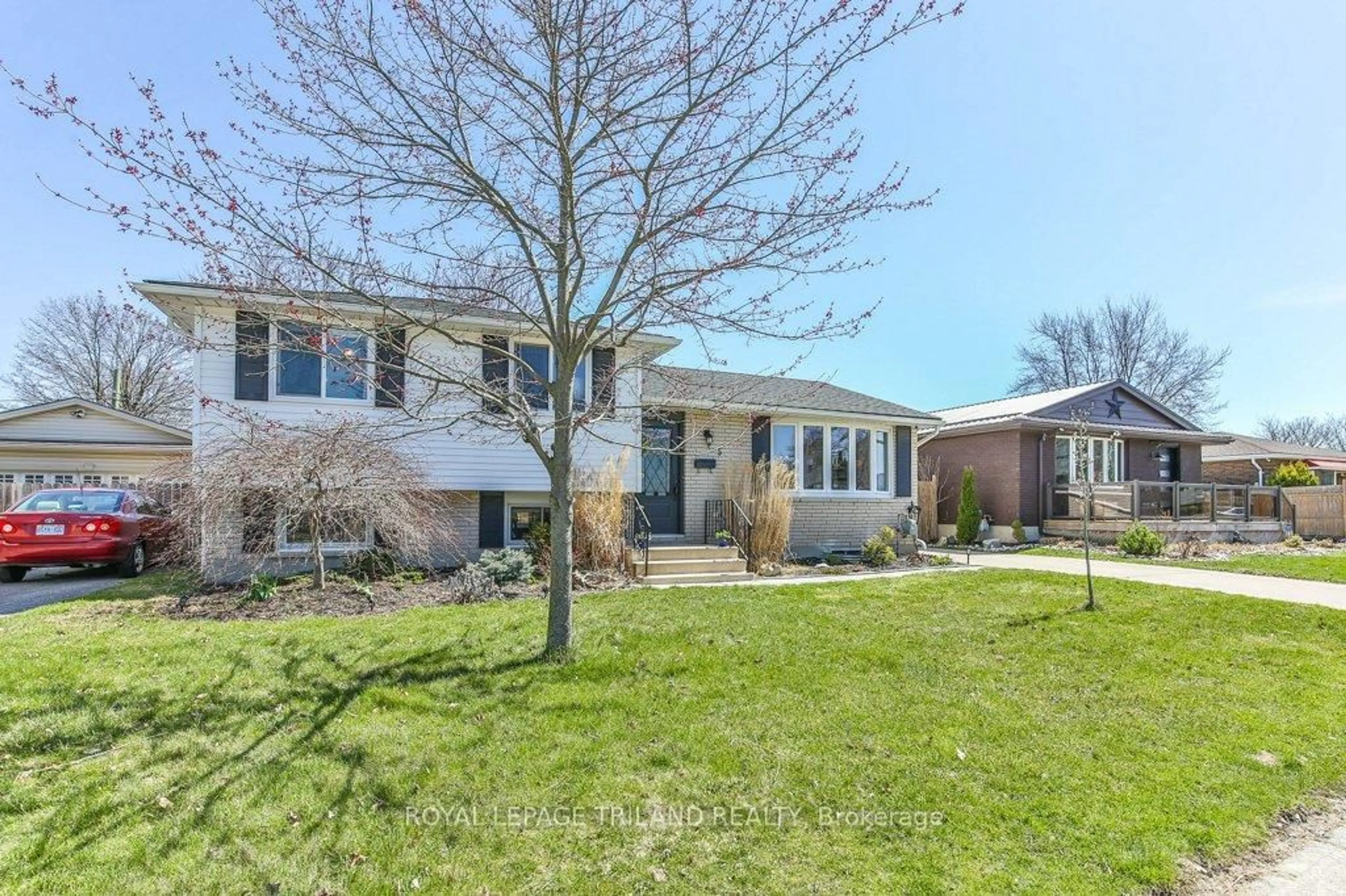 Home with brick exterior material, street for 5 ALDBOROUGH Ave, St. Thomas Ontario N5R 5L8